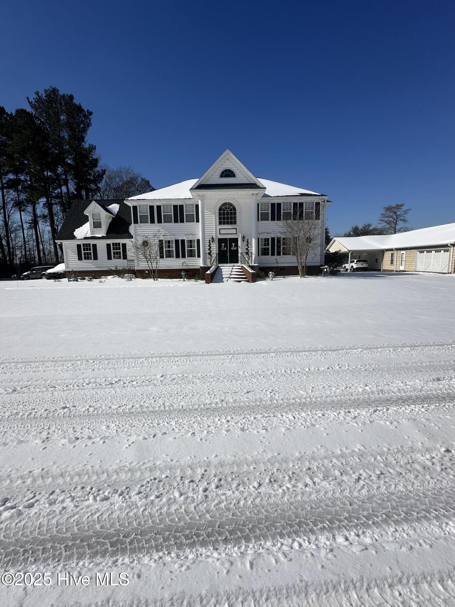 100514130 | Photo 141