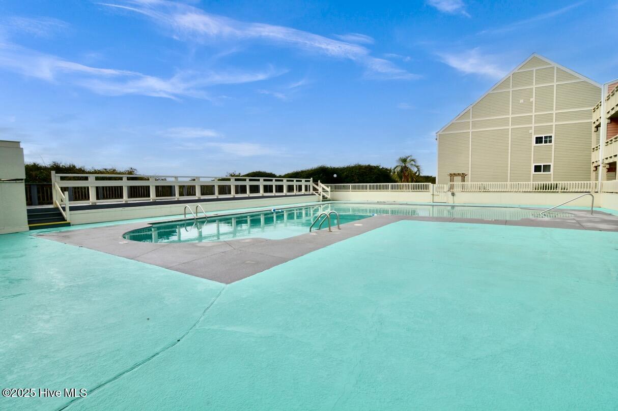 100533789 | Photo 27