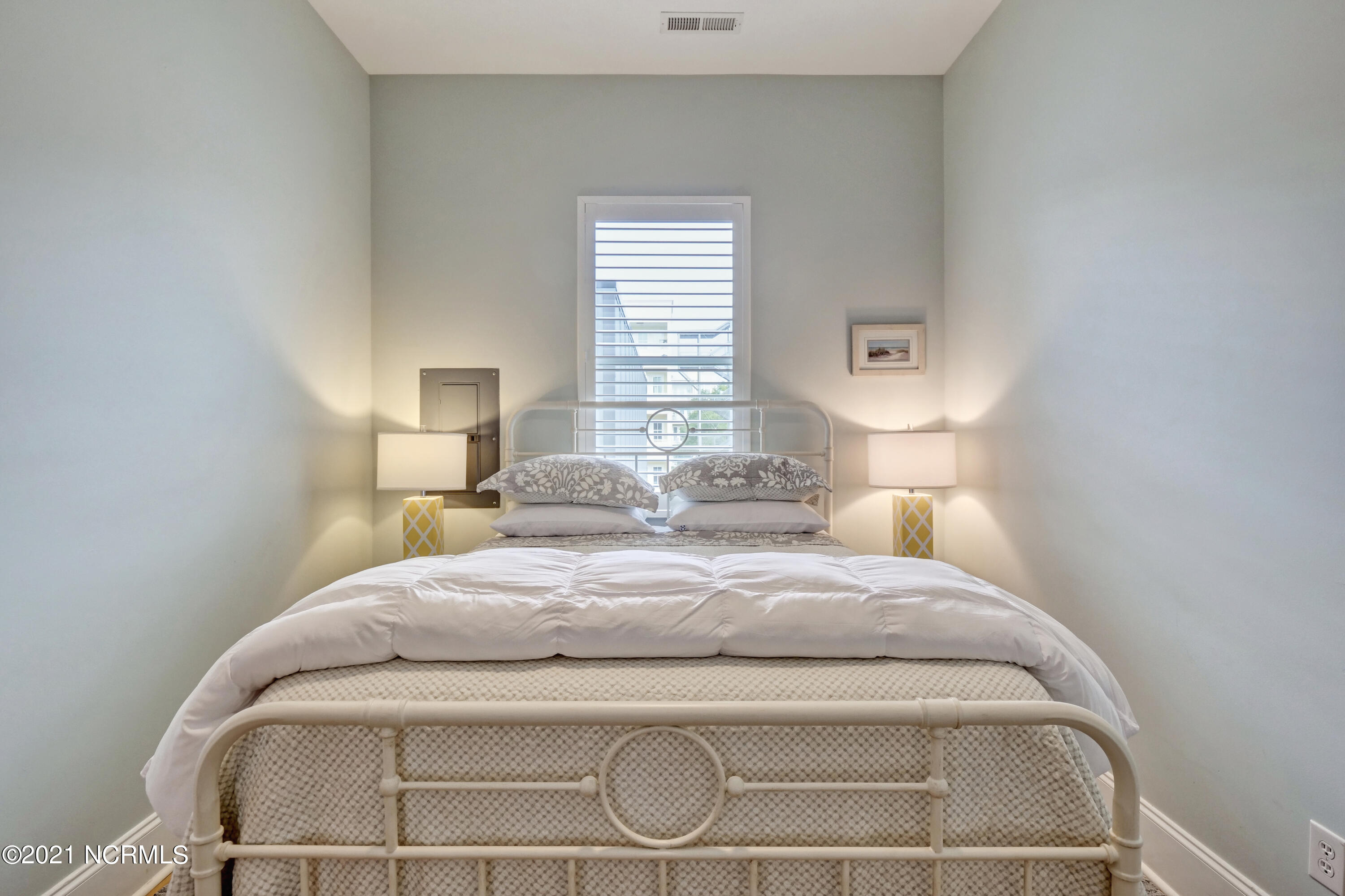 100544260 | Photo 24