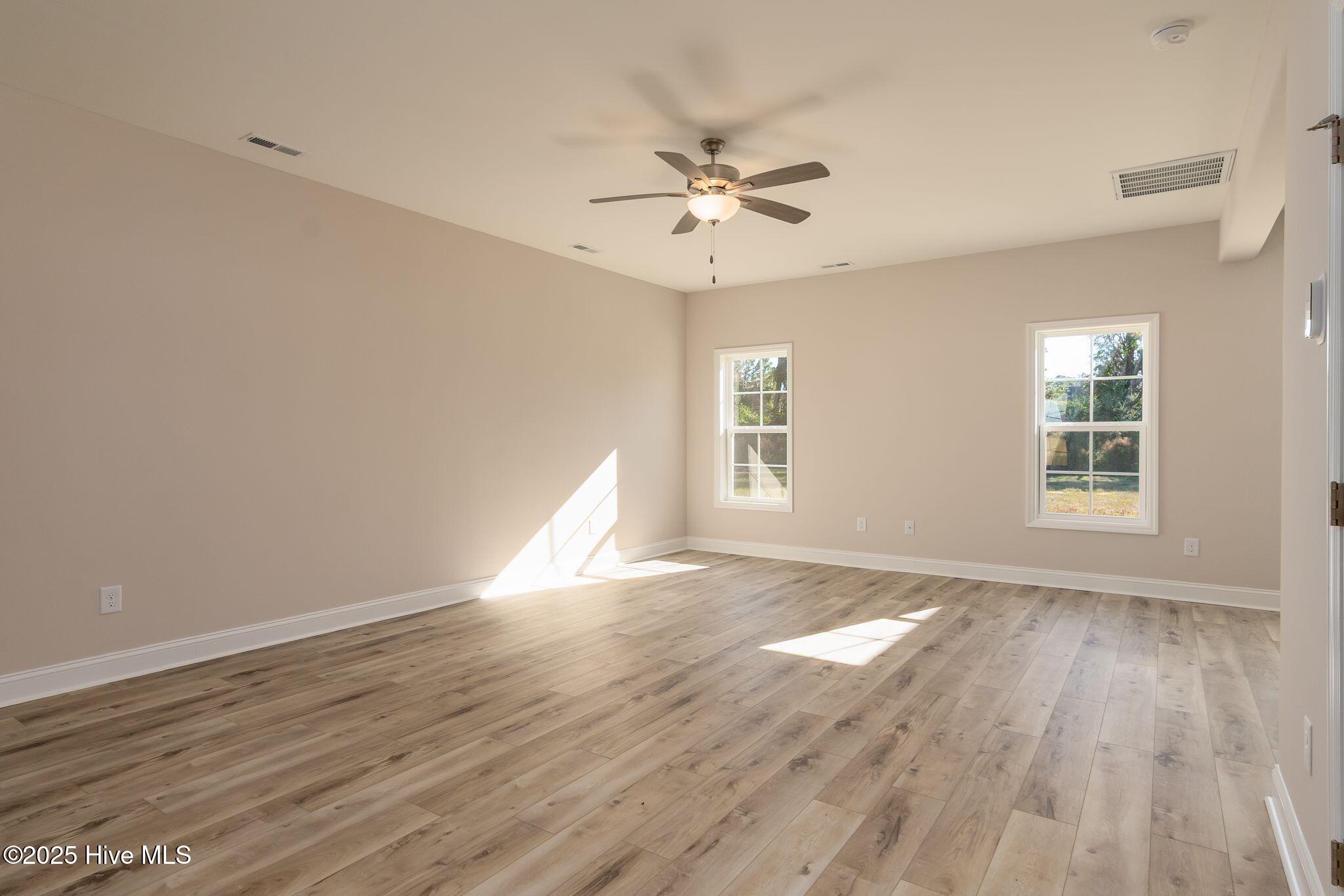 100531004 | Photo 14