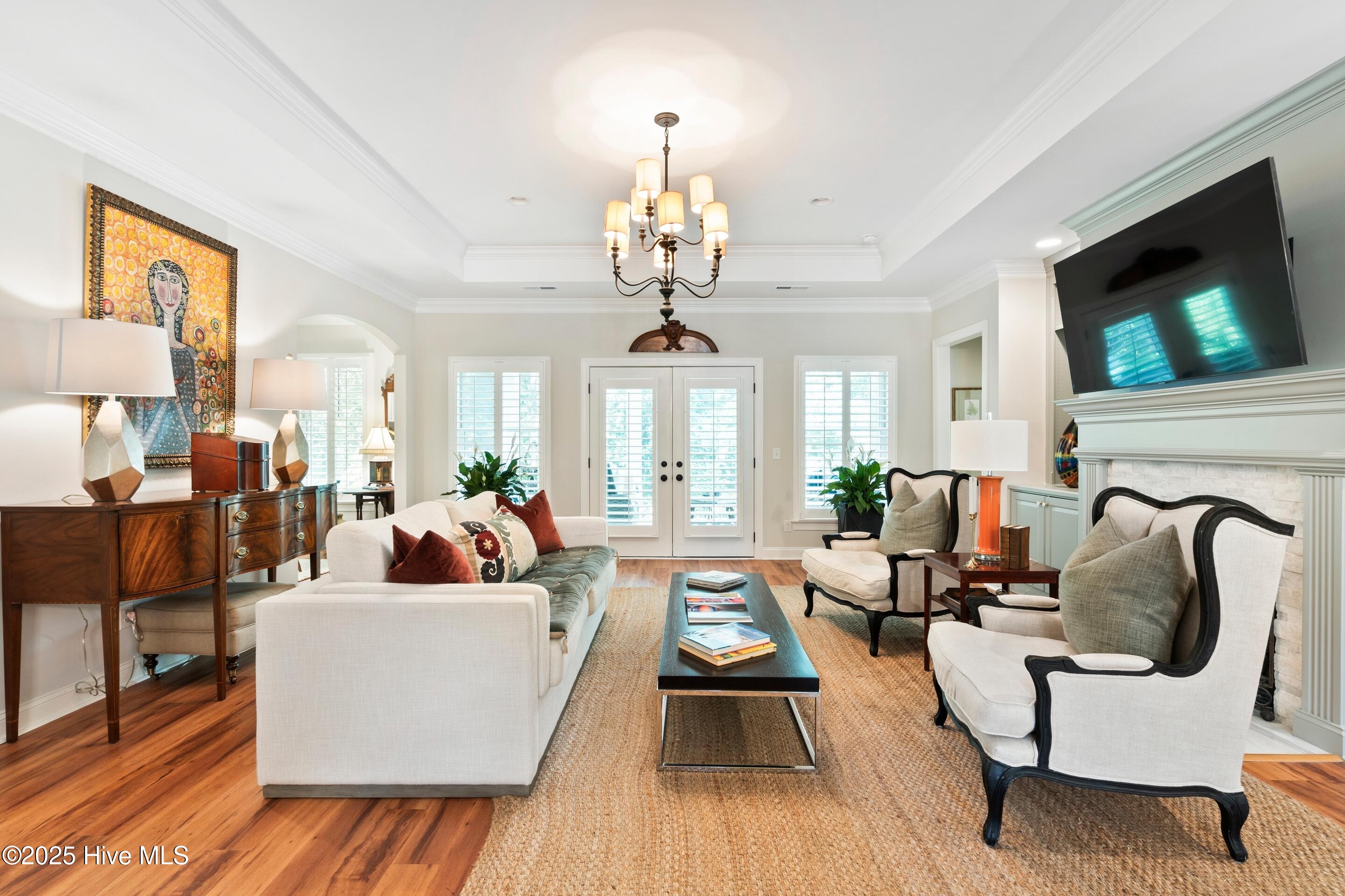 100520389 | Photo 15