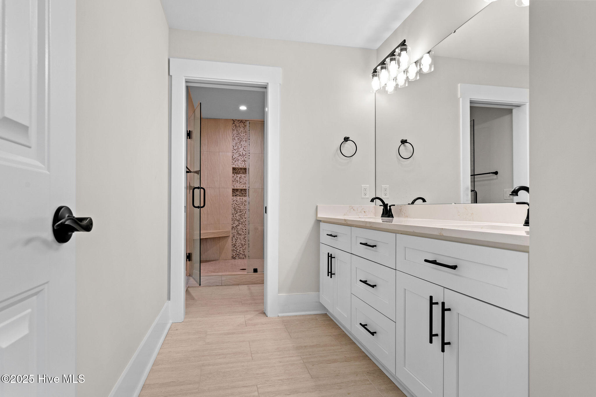 100538884 | Photo 54