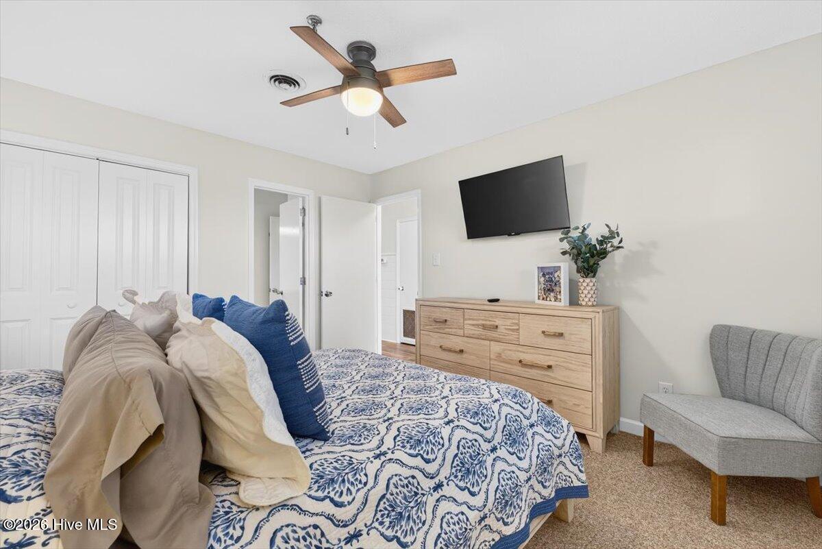 100549270 | Photo 43