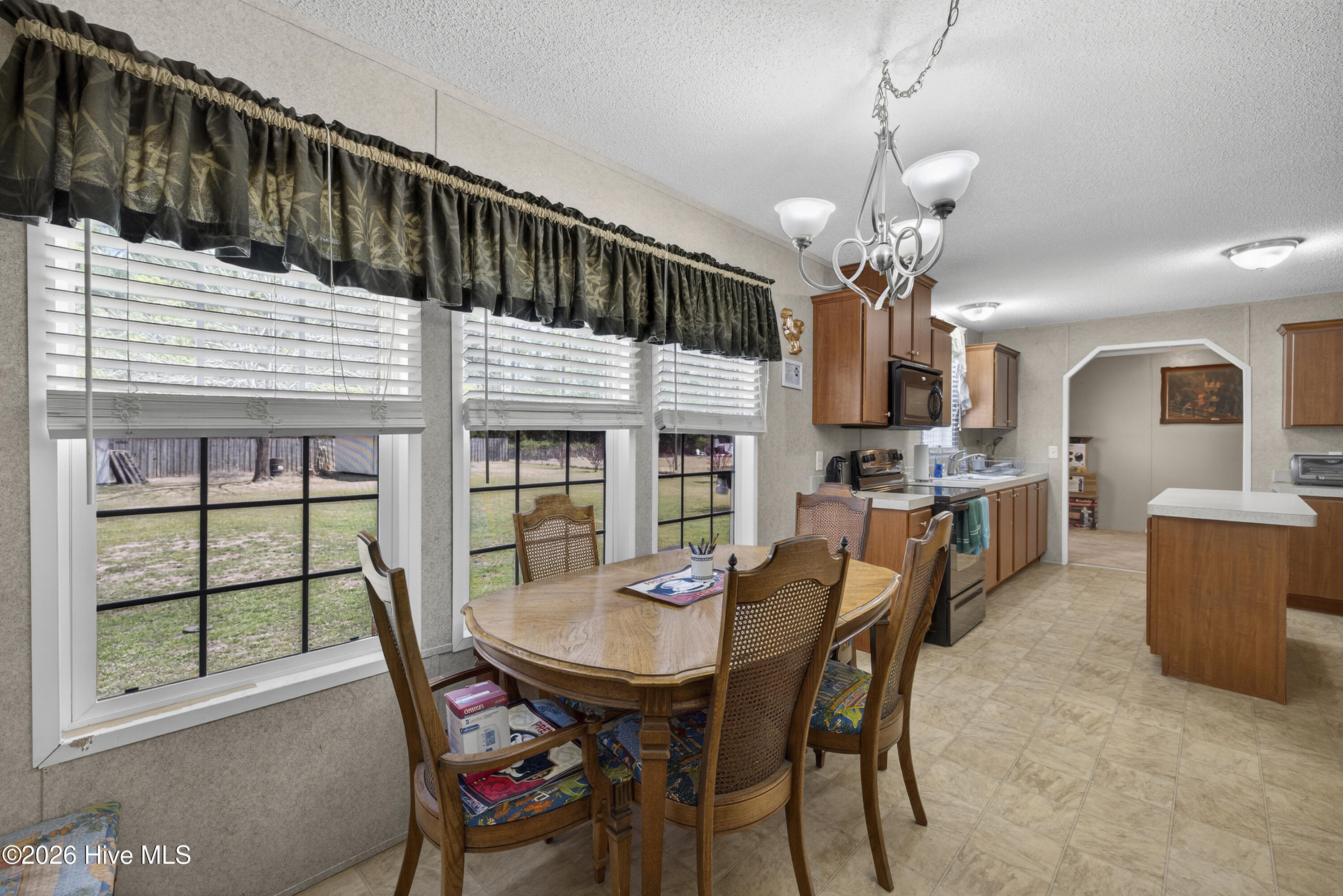 100564882 | Photo 14