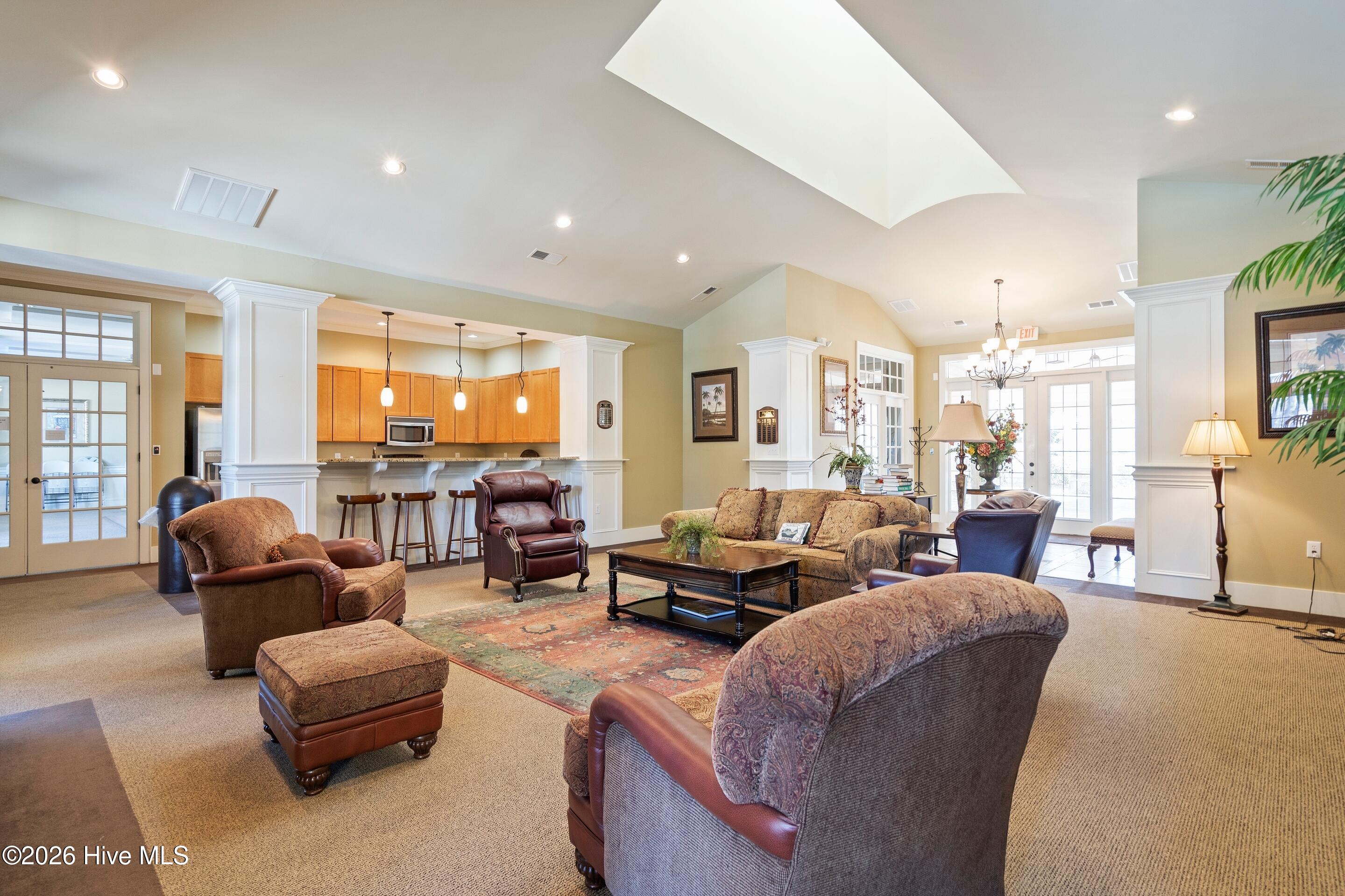 100547842 | Photo 43