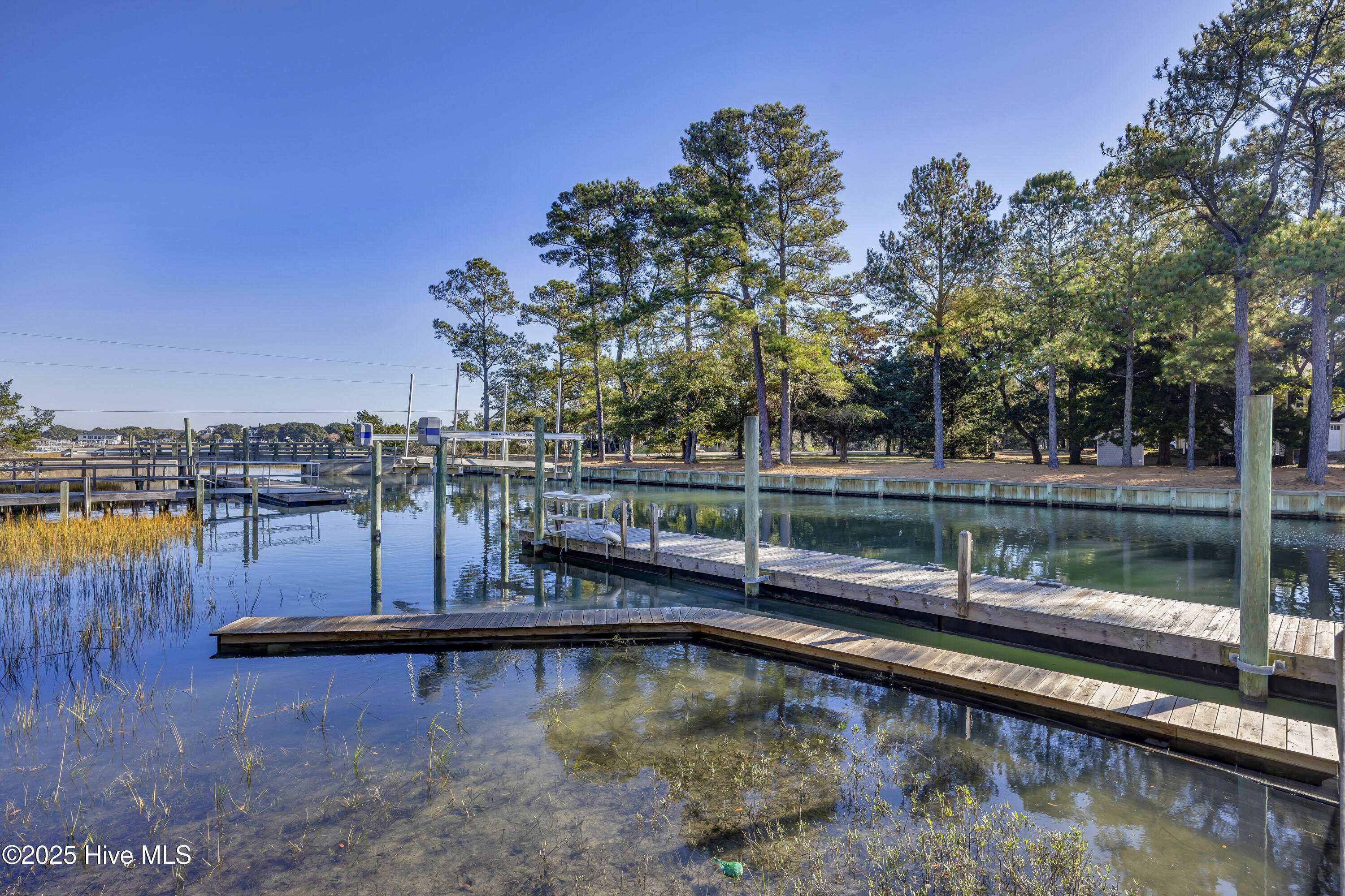 100543149 | Photo 64