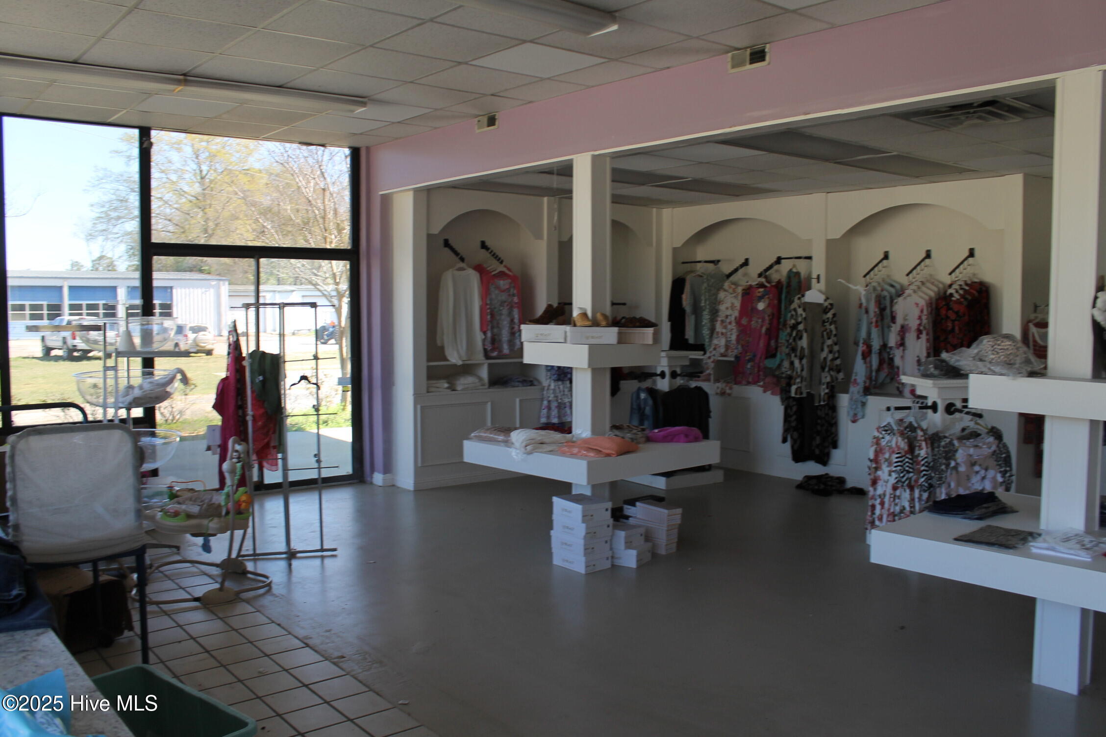 100497526 | Photo 17