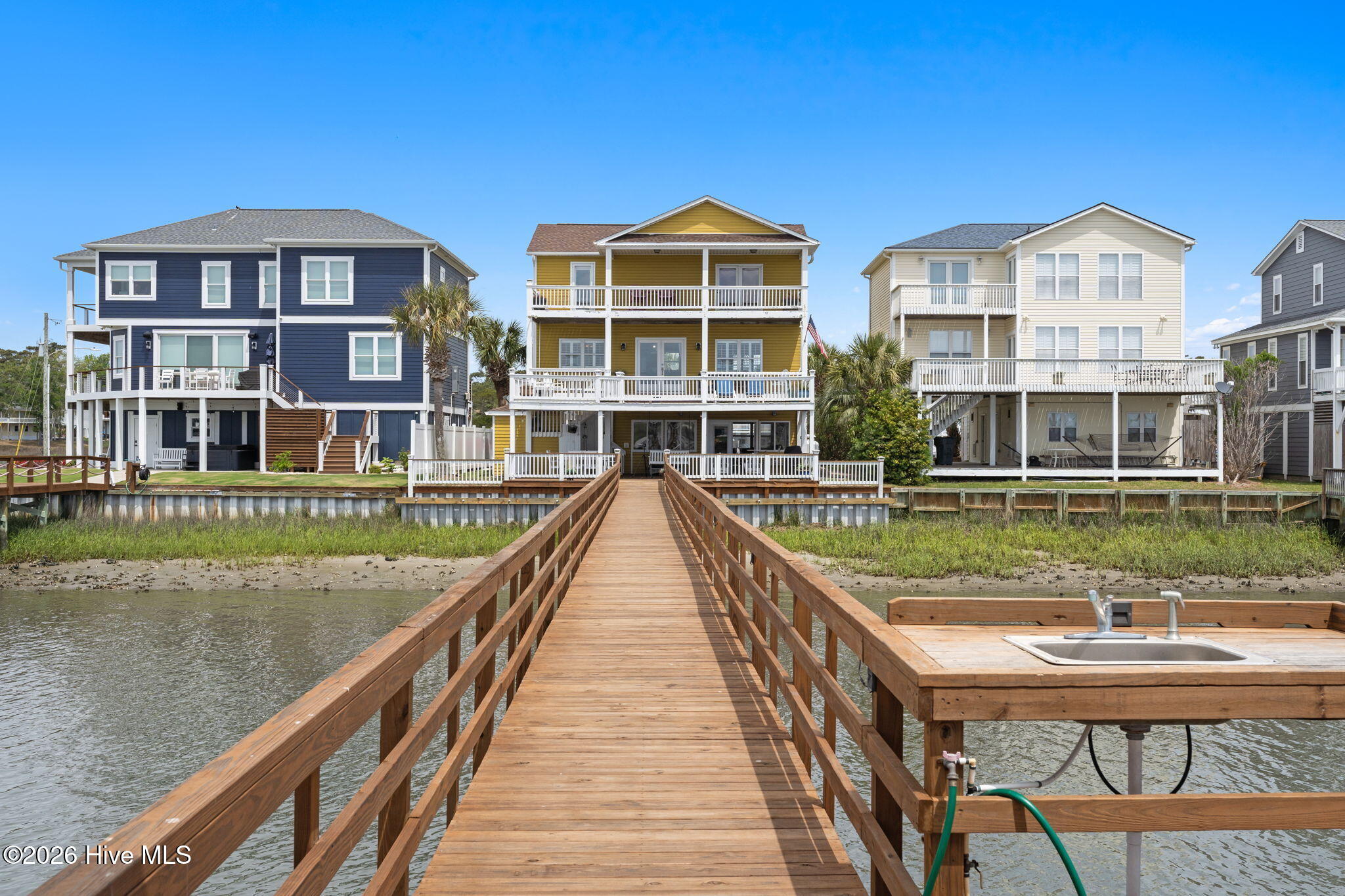 100570592 | Photo 53