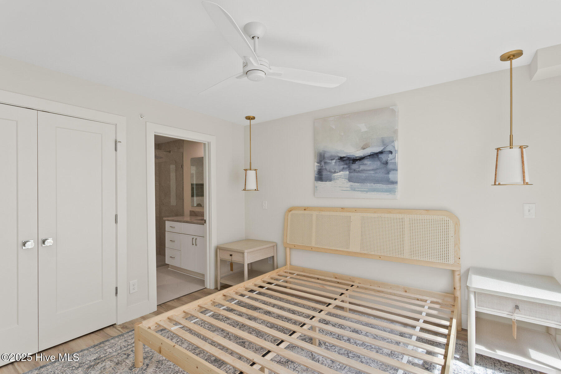 100523208 | Photo 19