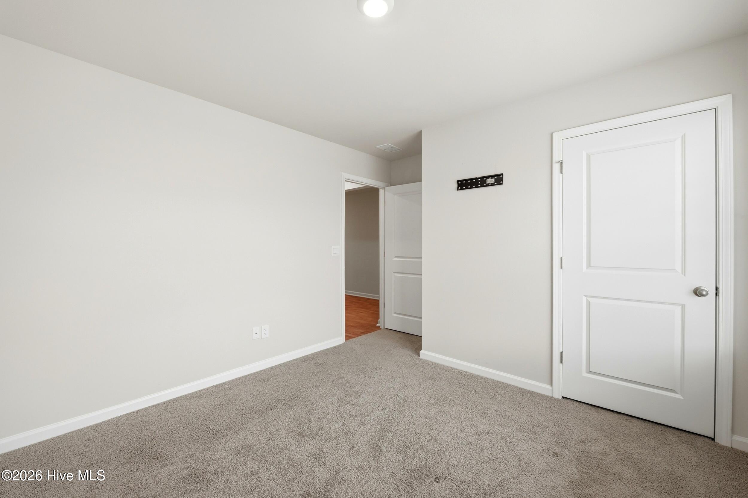 100555935 | Photo 26