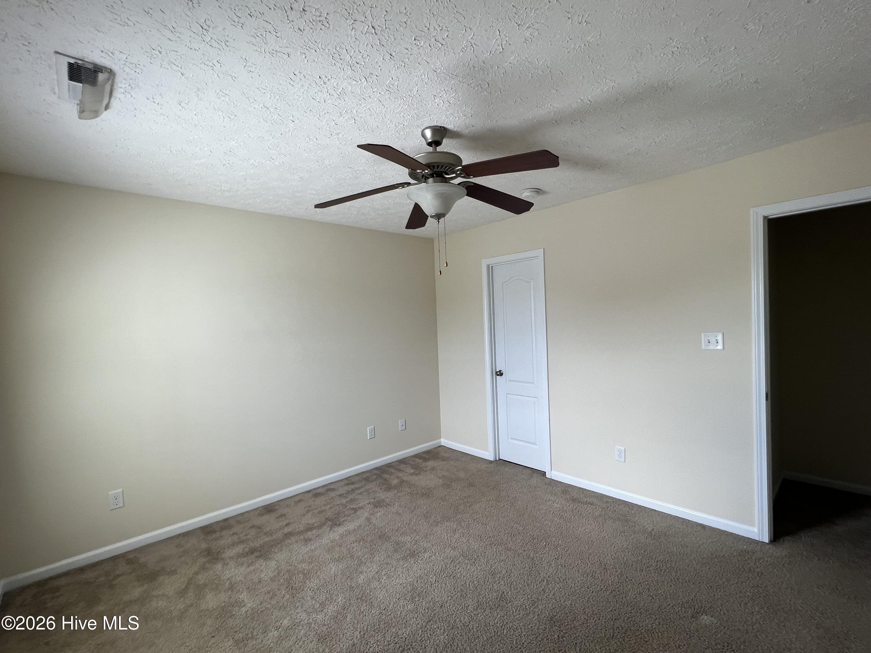 100555669 | Photo 14