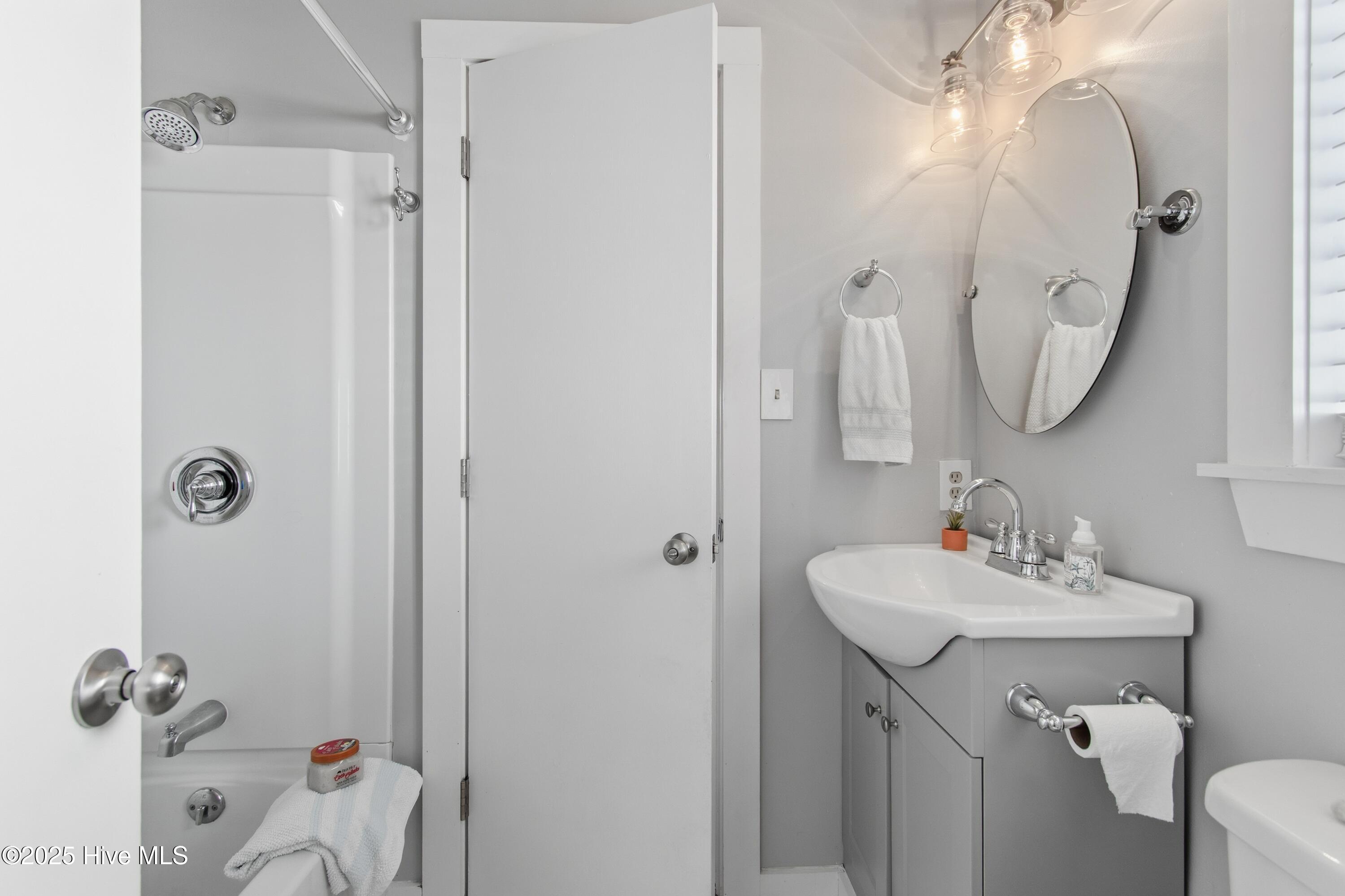 100546452 | Photo 18