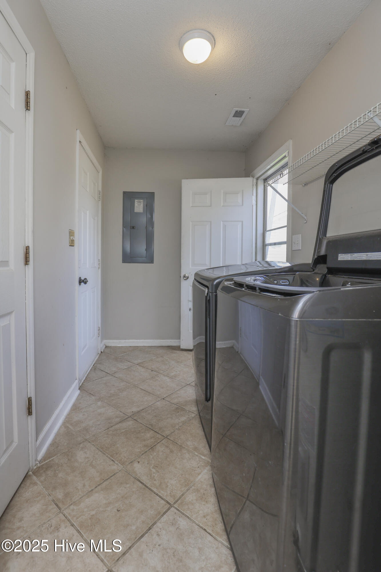 100522542 | Photo 11