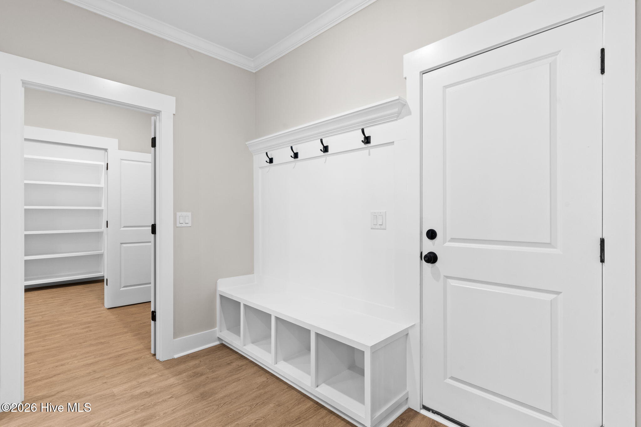 100558112 | Photo 32