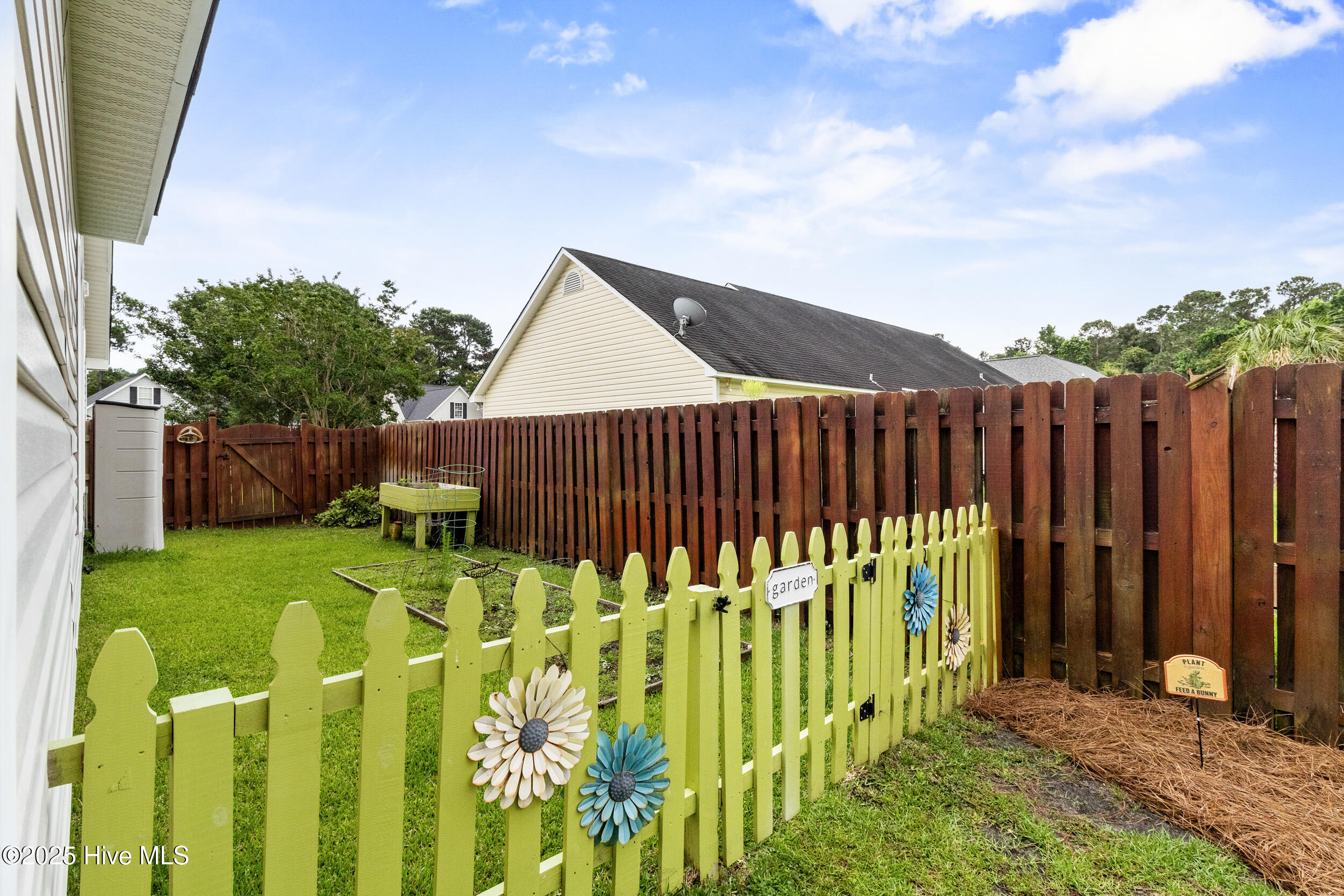 100552310 | Photo 38