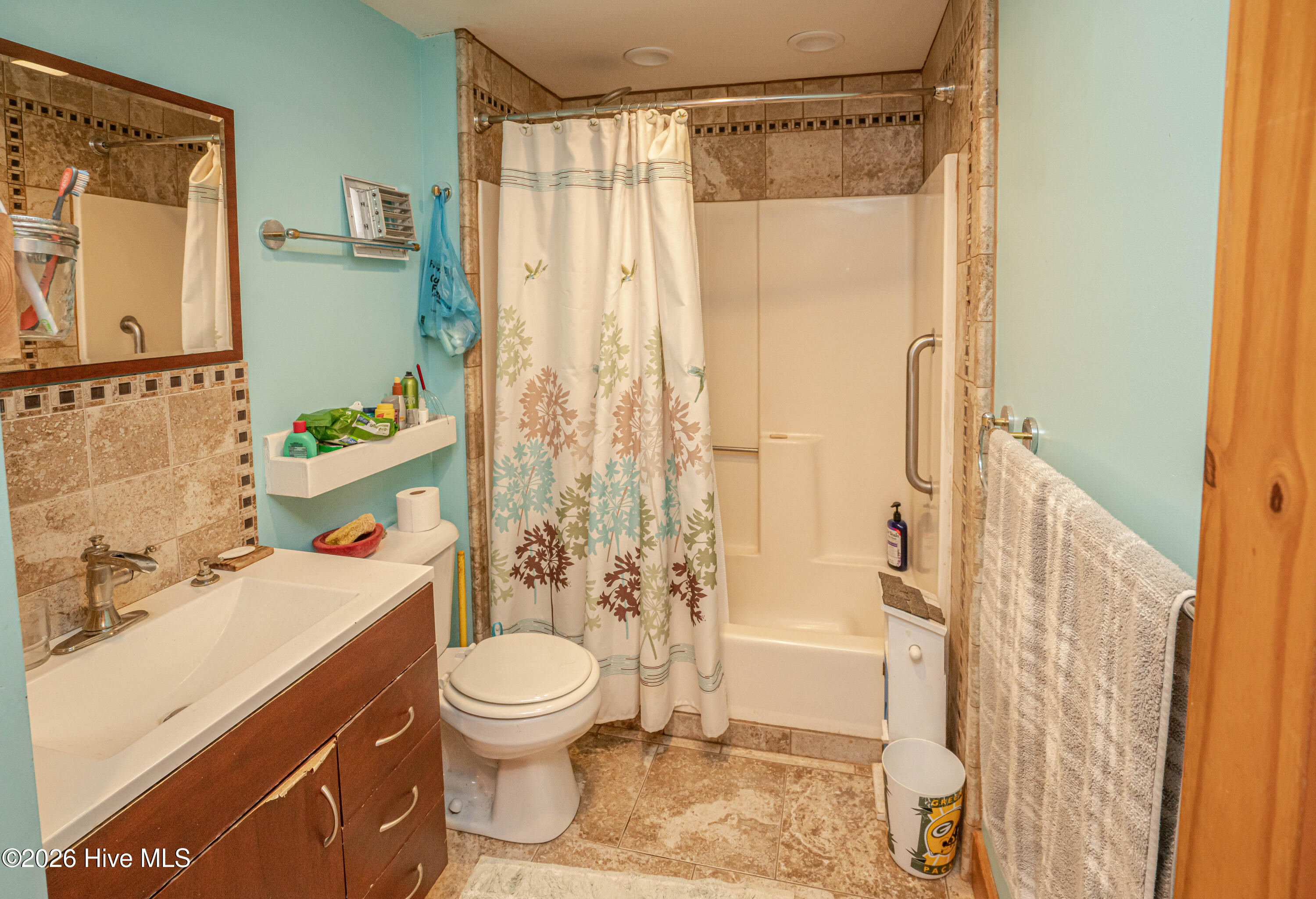 100549840 | Photo 21