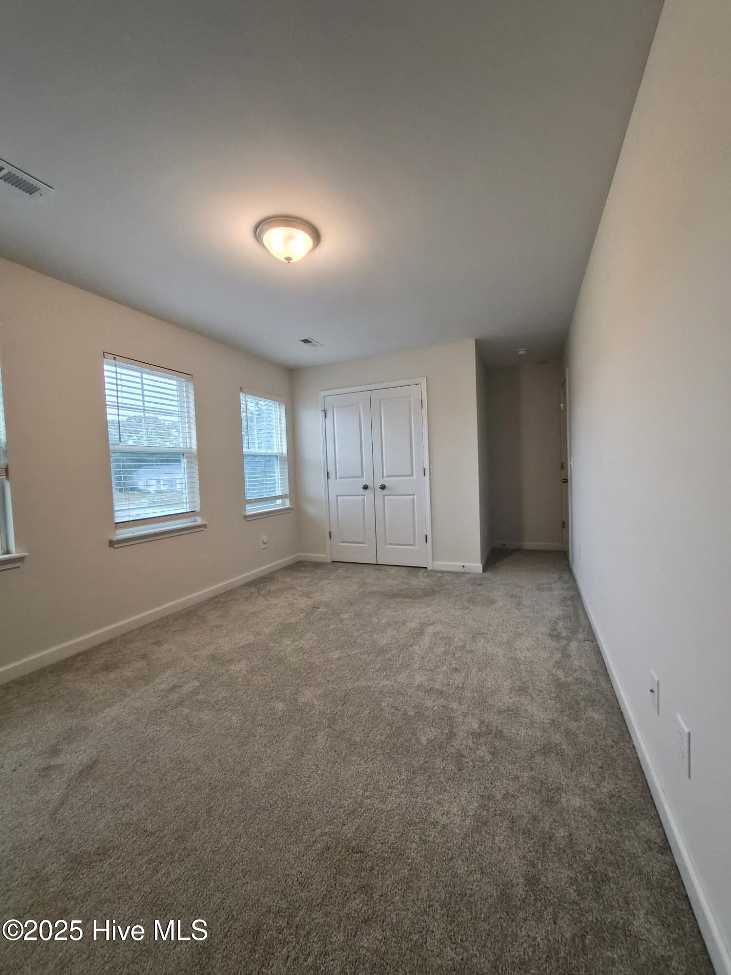 100539577 | Photo 24