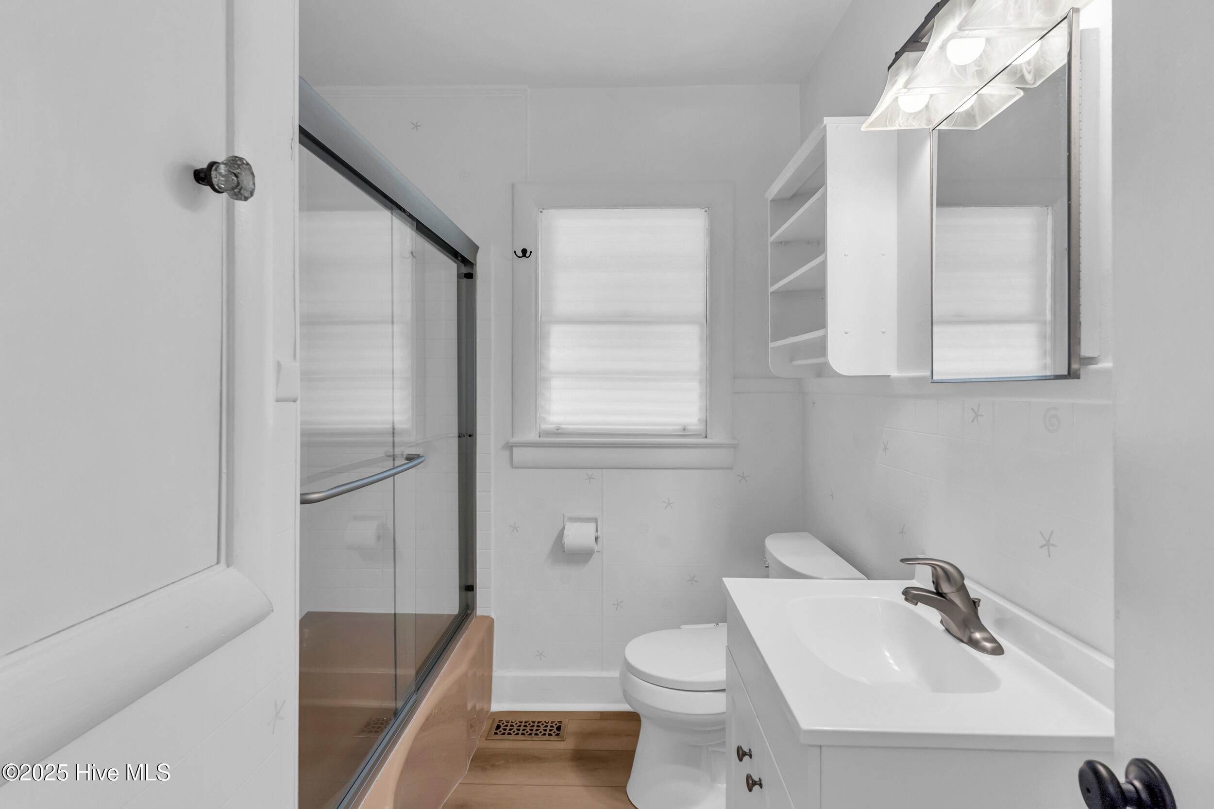 100527112 | Photo 16