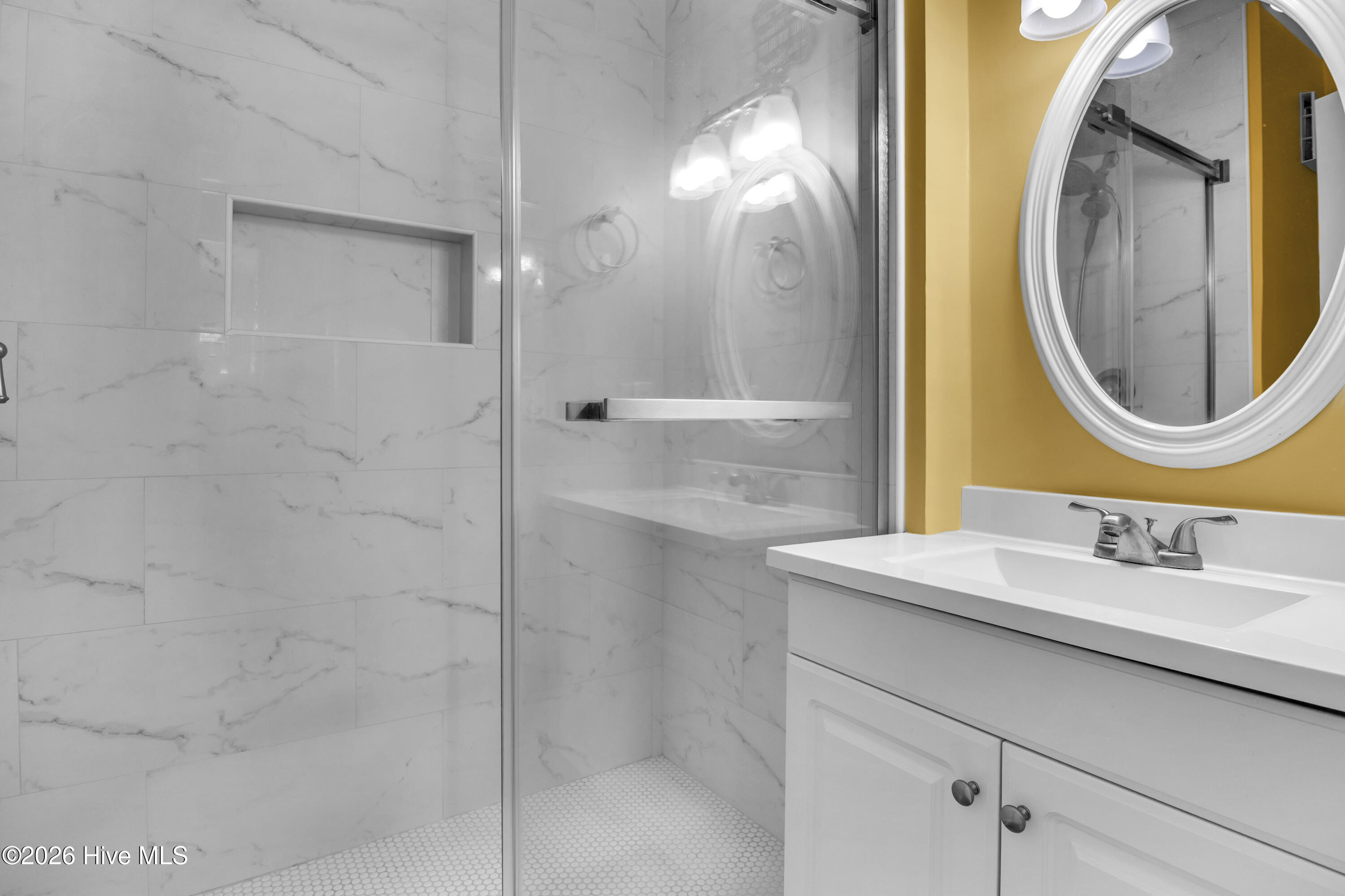 100569853 | Photo 24