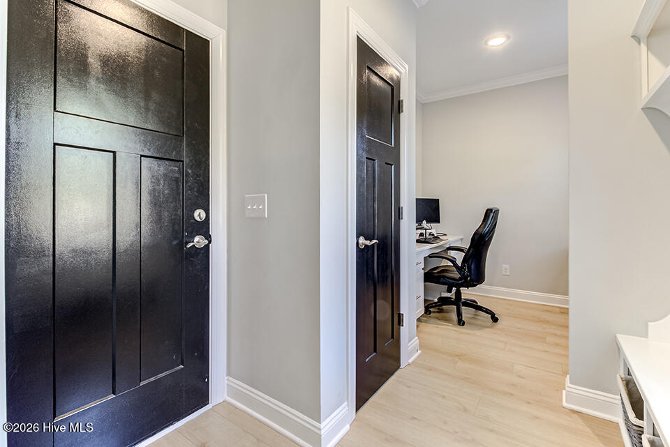 100554310 | Photo 15