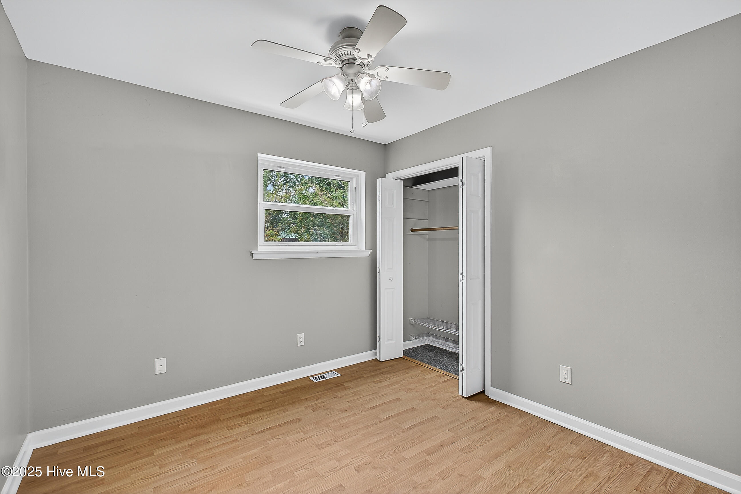 100531663 | Photo 30