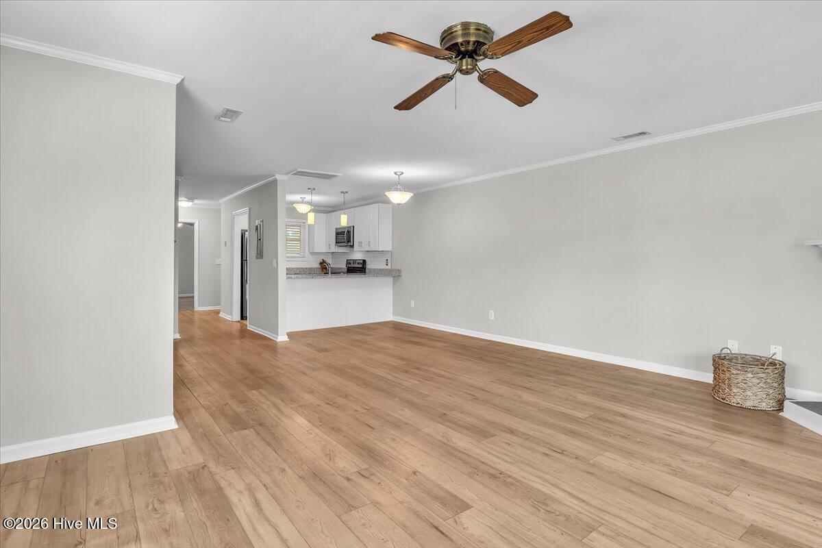 100568234 | Photo 11