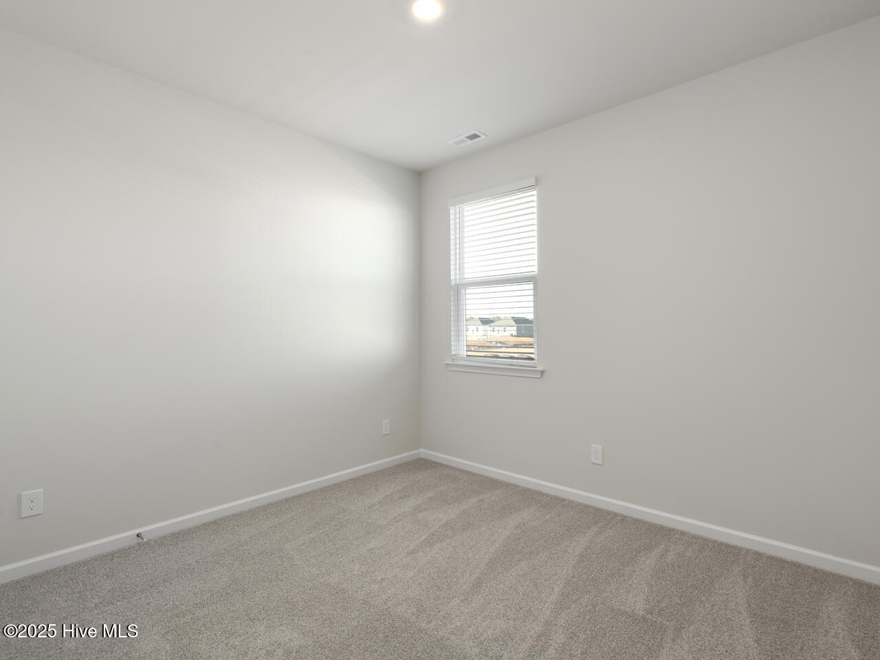 100563852 | Photo 27