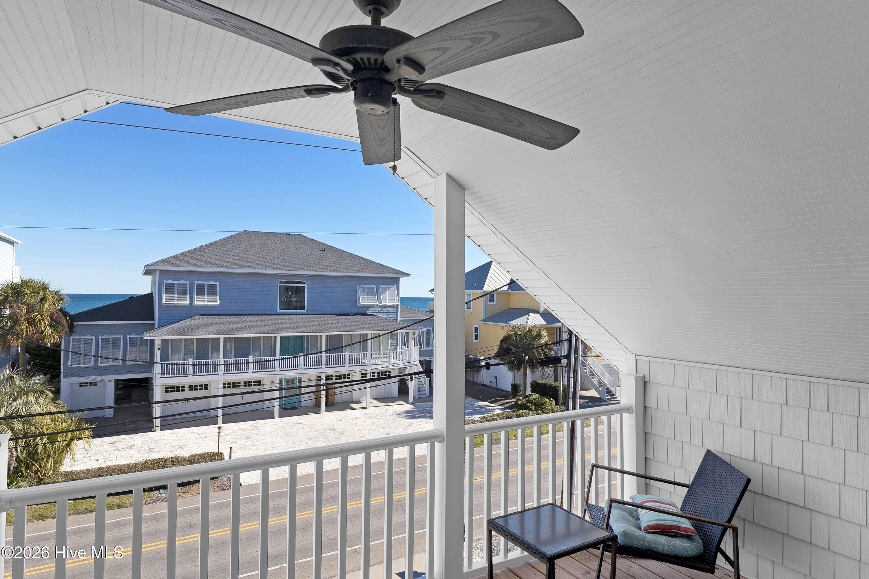 100550780 | Photo 50