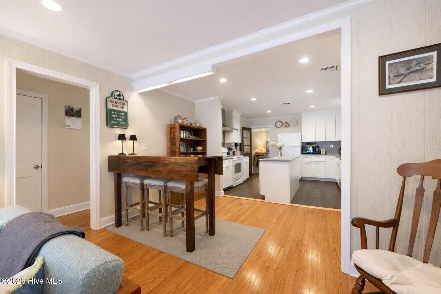 100556036 | Photo 11