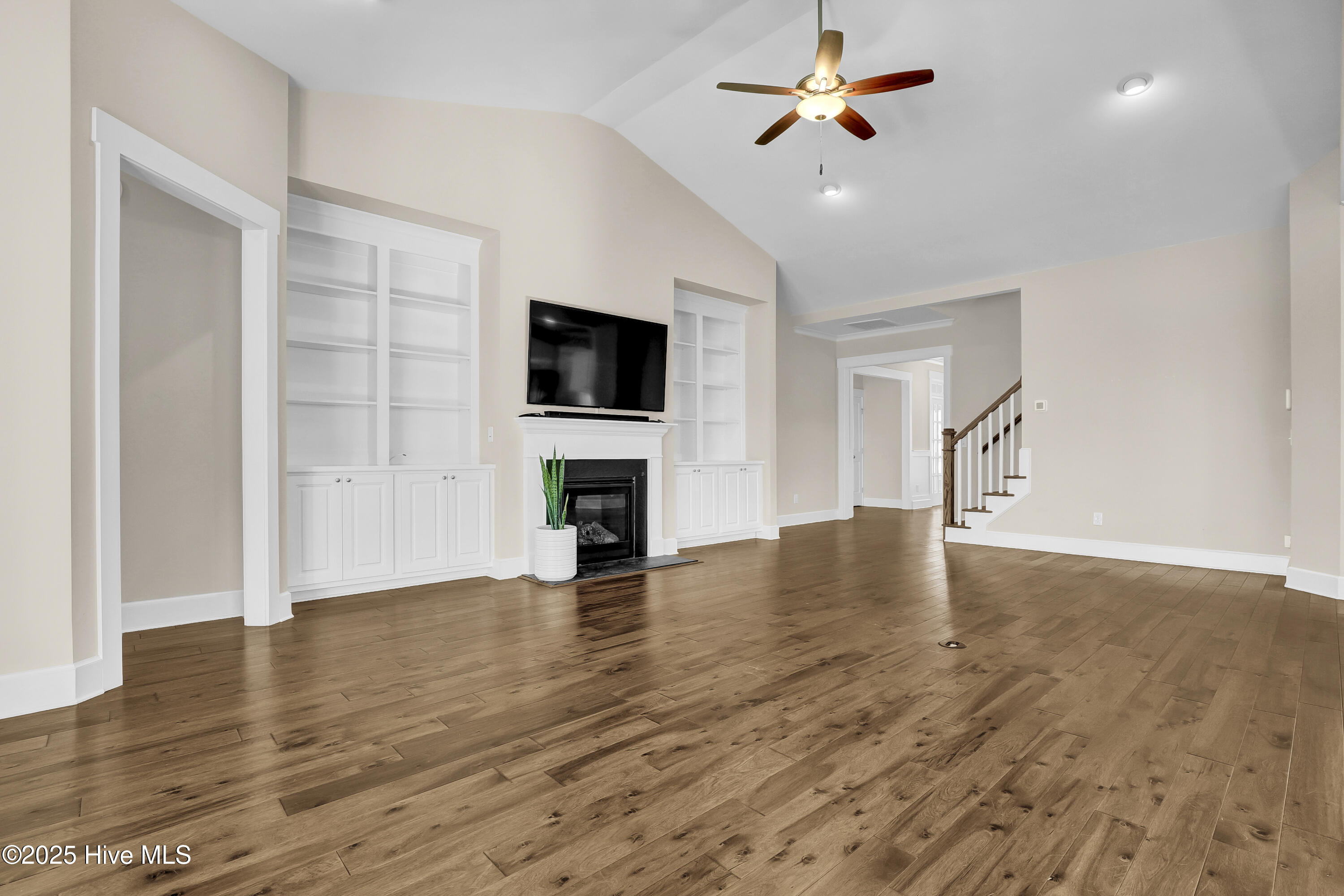 100565808 | Photo 10