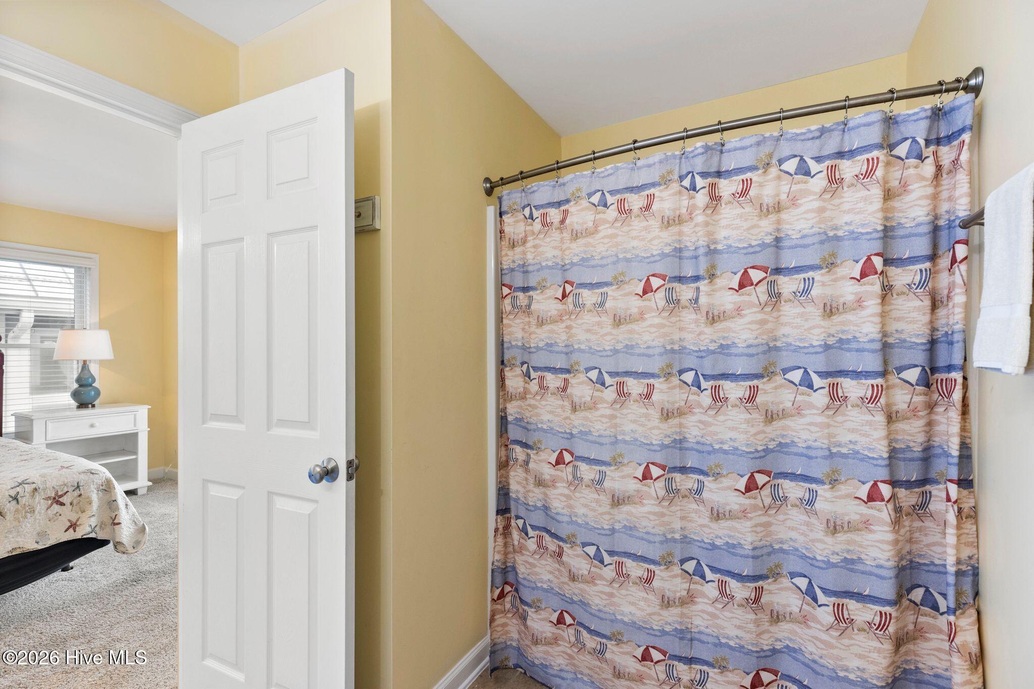 100570292 | Photo 35