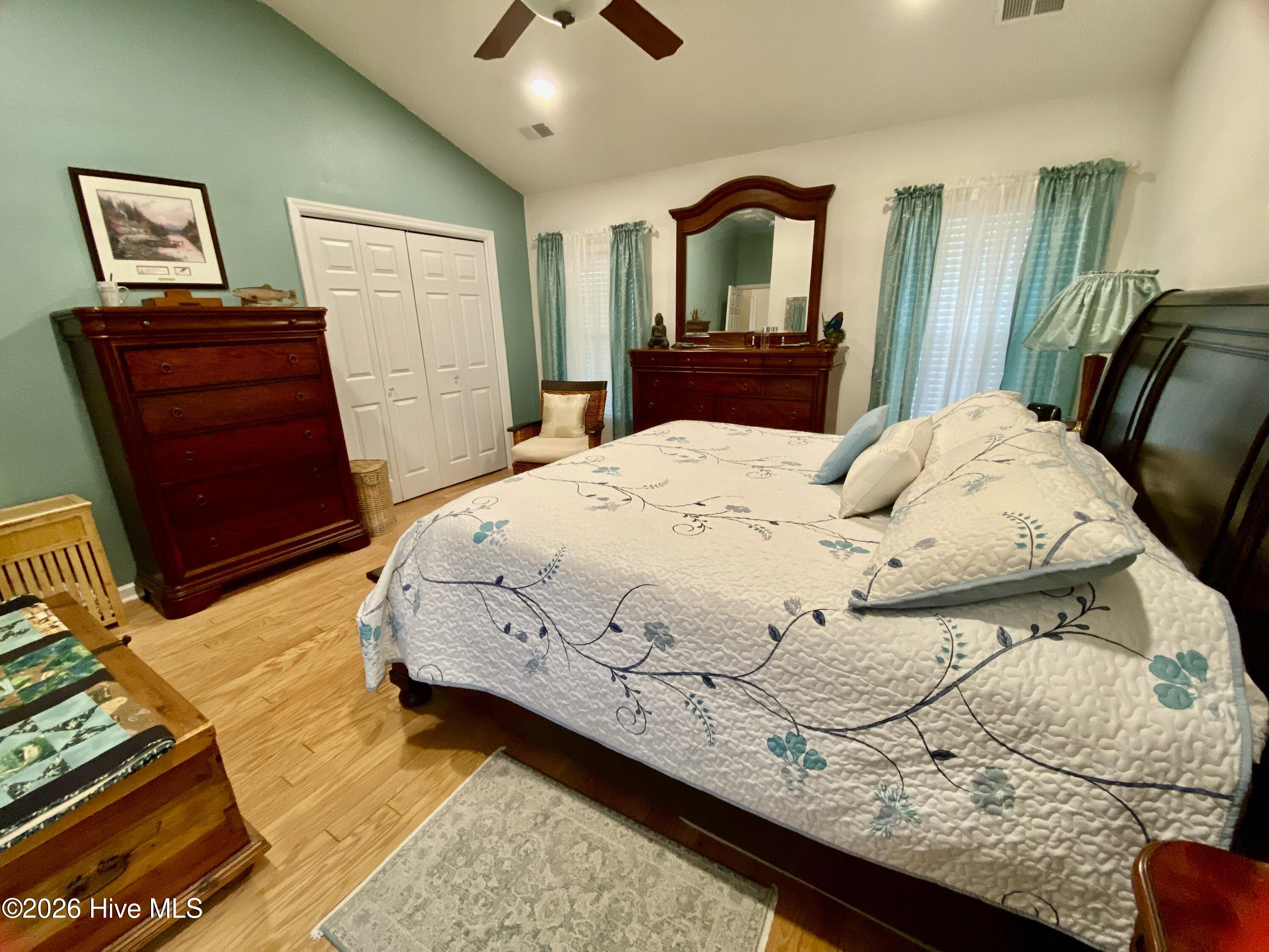 100555896 | Photo 24