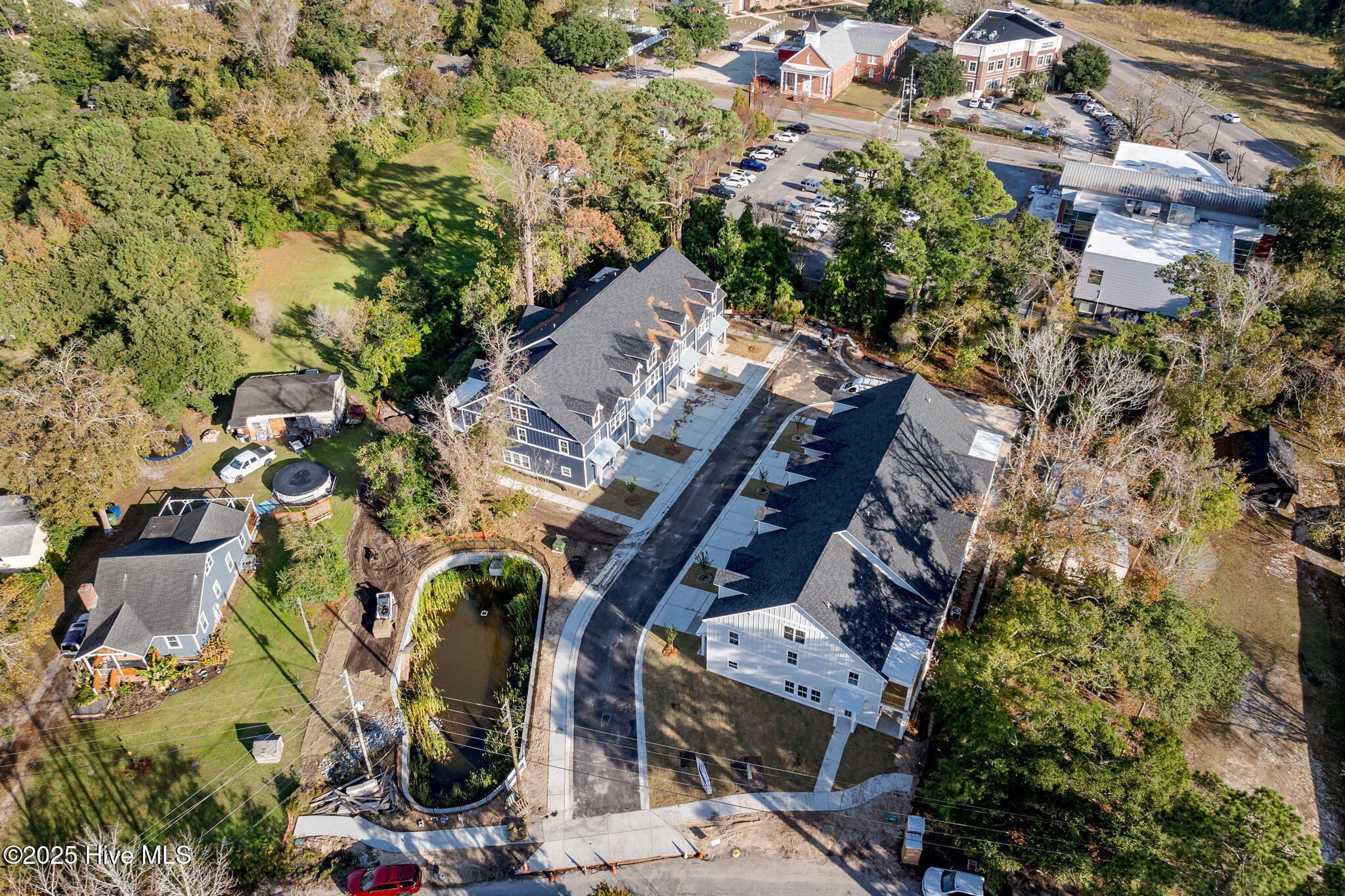 100482050 | Photo 53