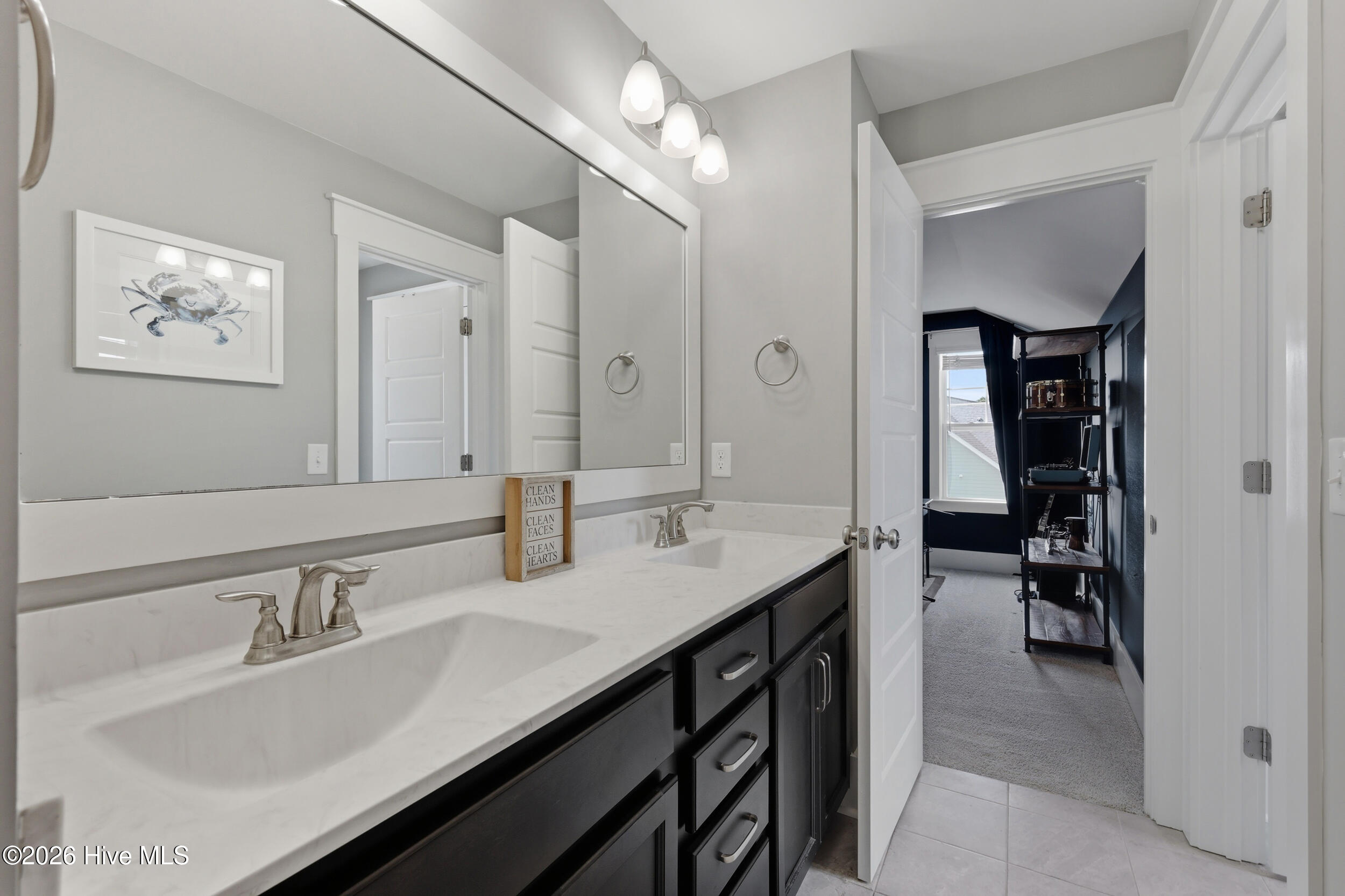 100561471 | Photo 39