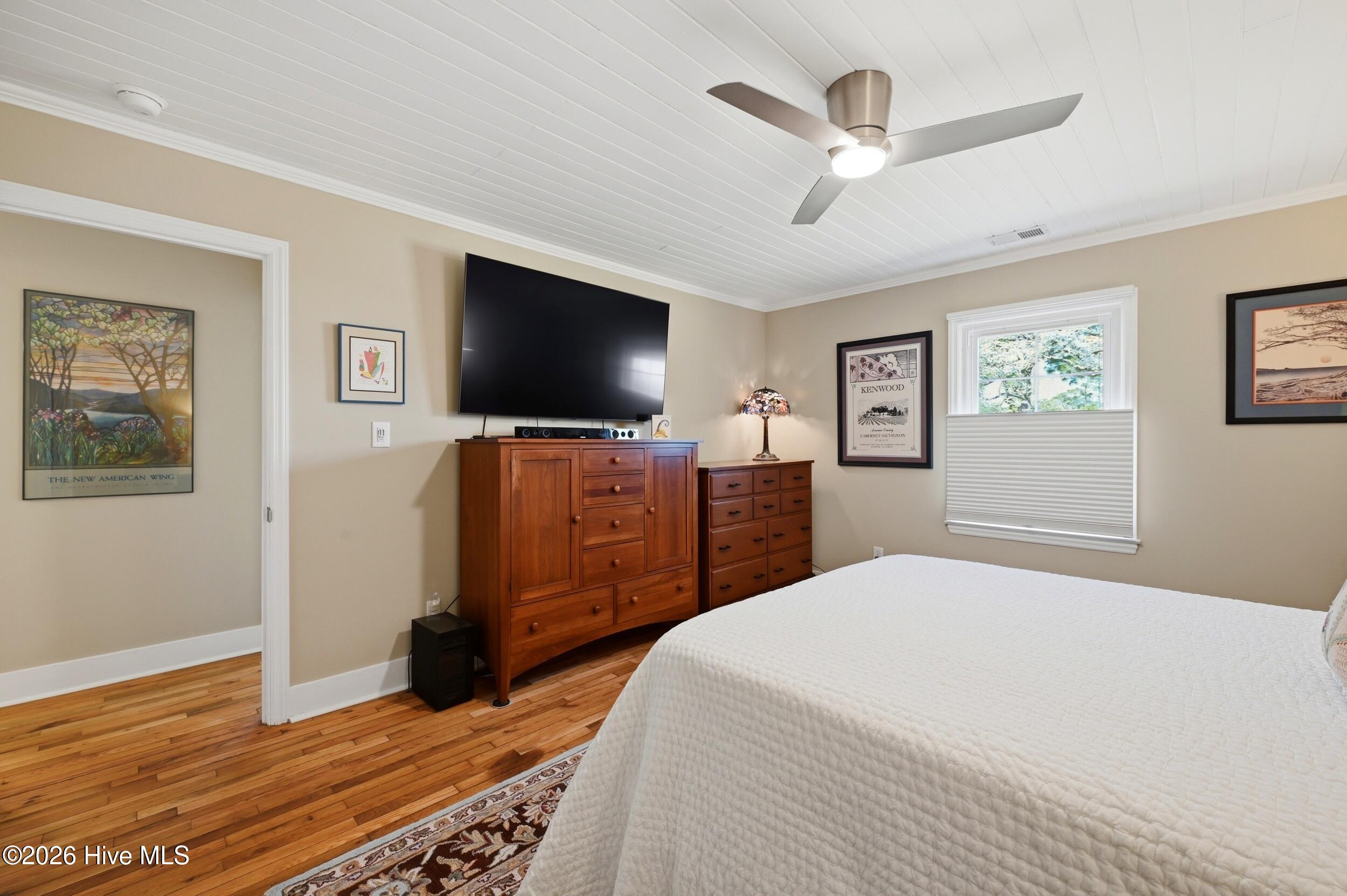 100570502 | Photo 23