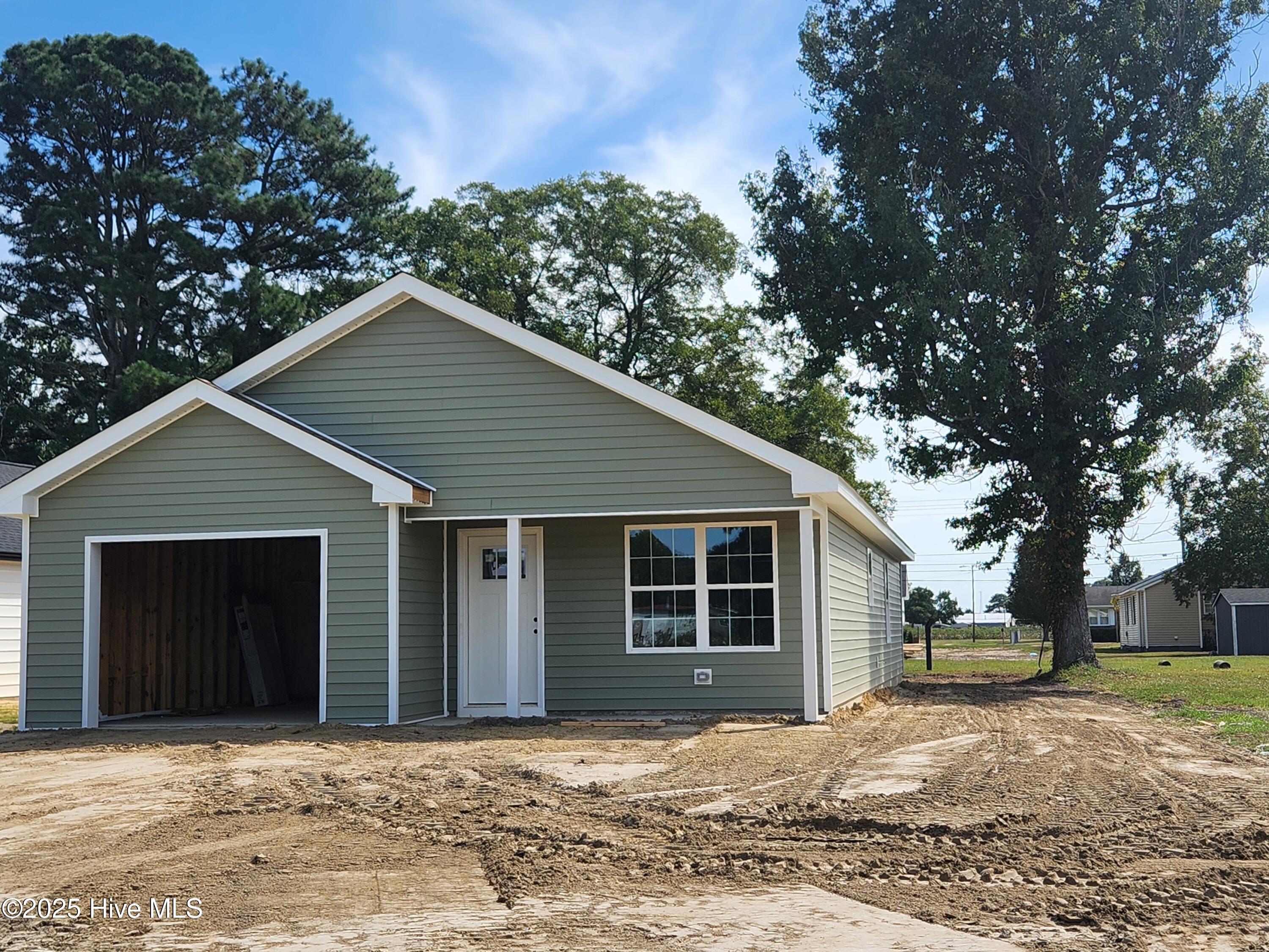 Homes for sale in Hertford, NC | 204 King Ave, Hertford, NC 27944 | MLS# 100525927