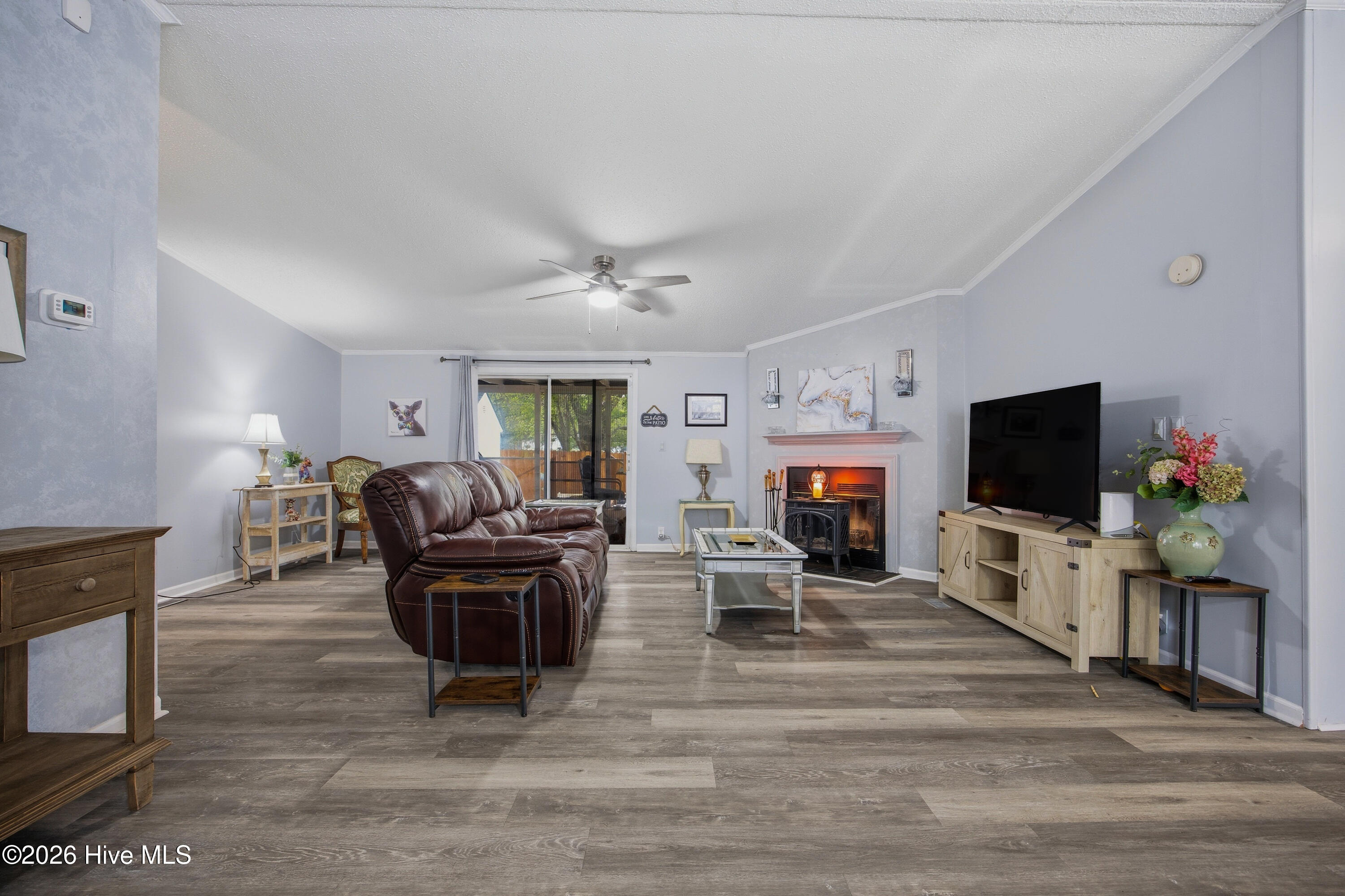 100565028 | Photo 18