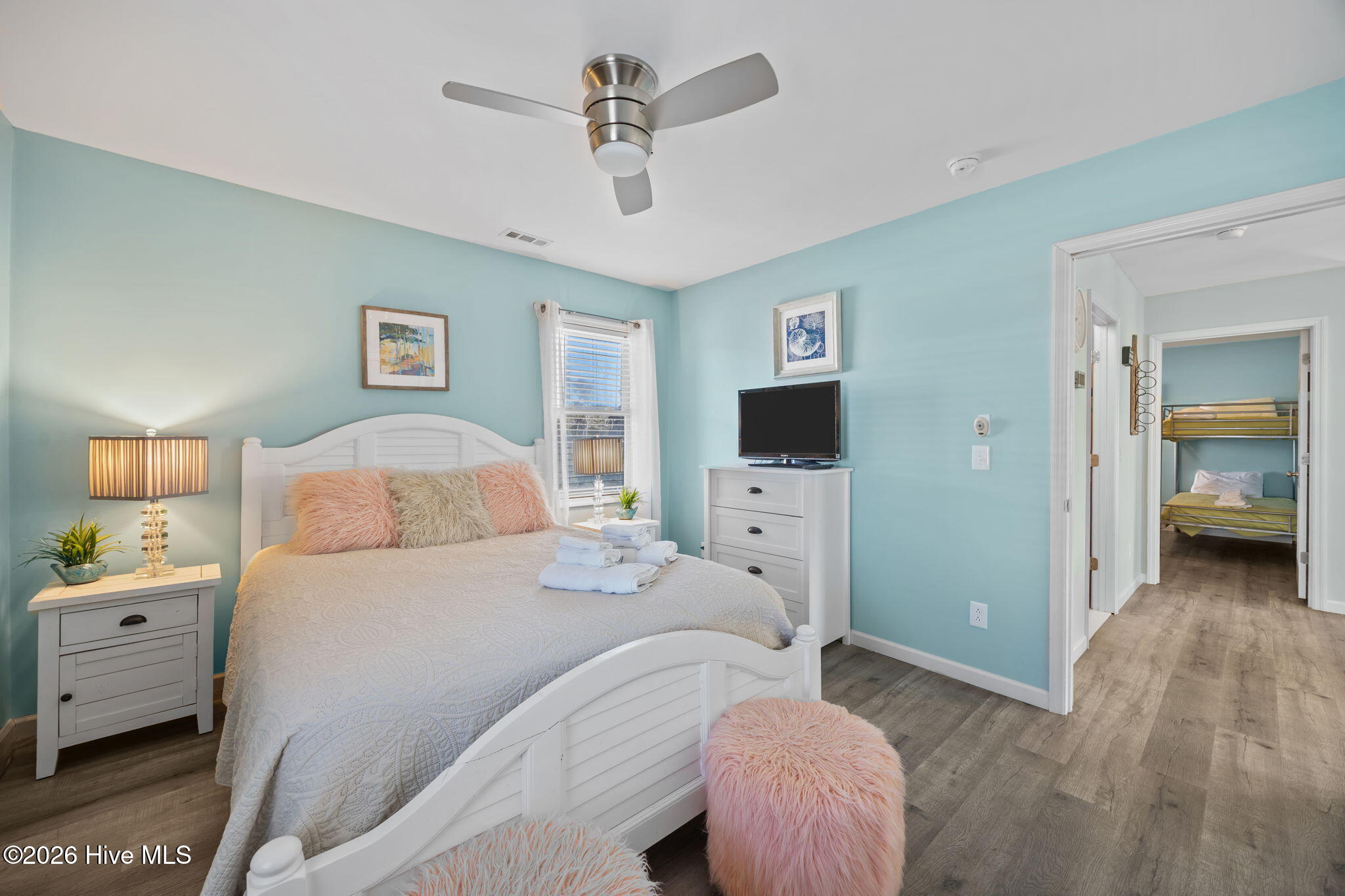 100553984 | Photo 34