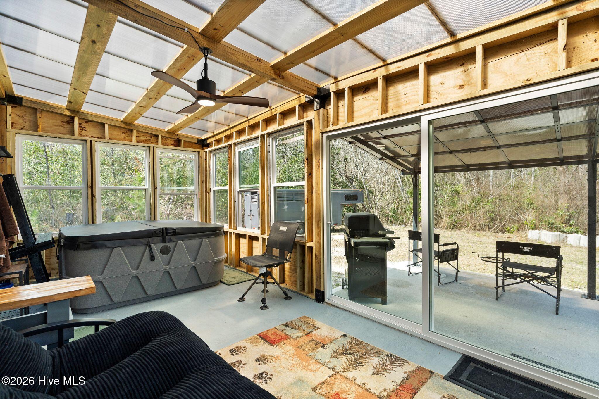 100559666 | Photo 80