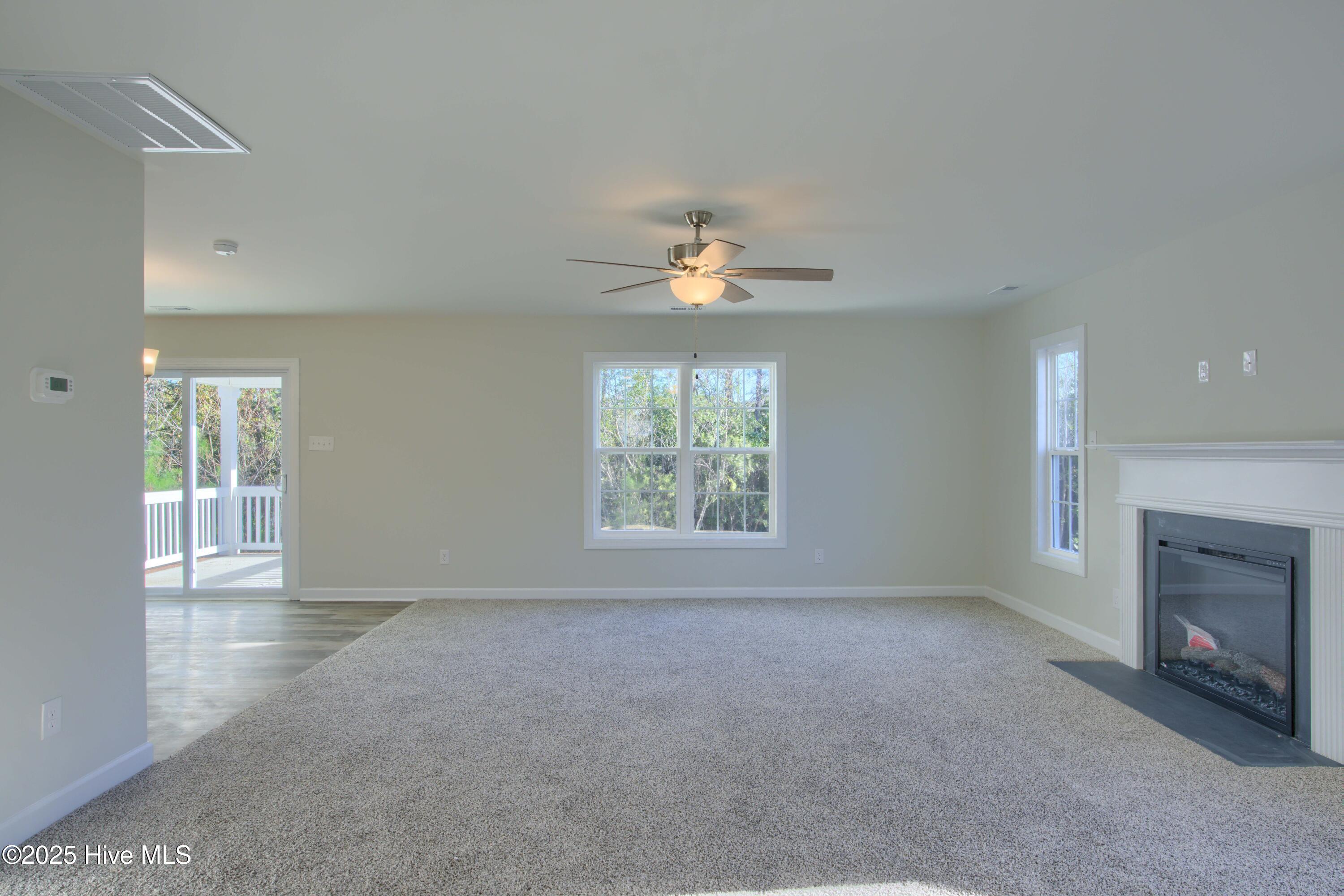 100527048 | Photo 12