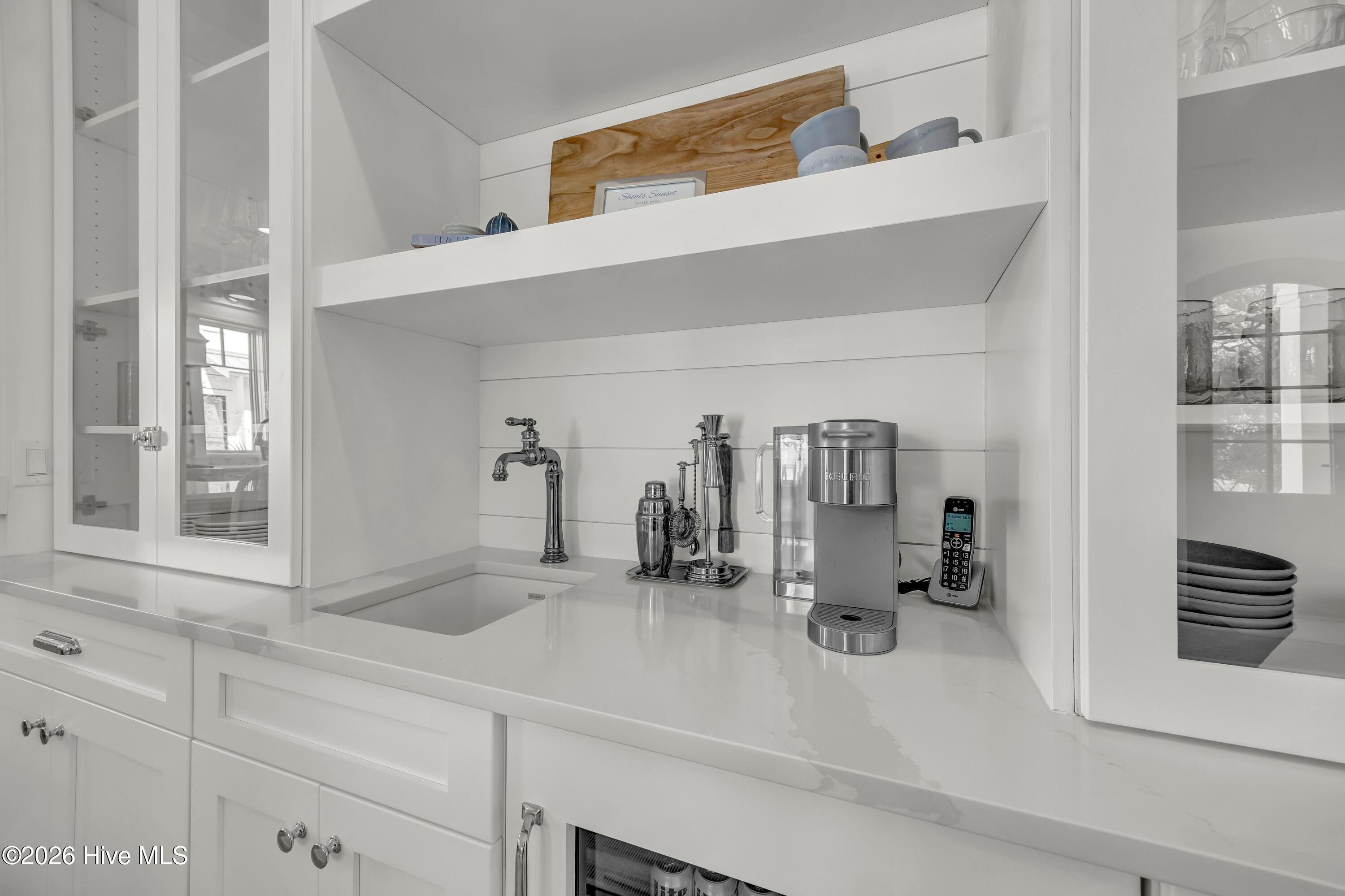 100567930 | Photo 15