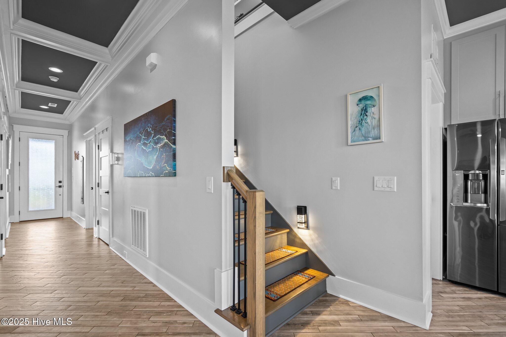 100514029 | Photo 25