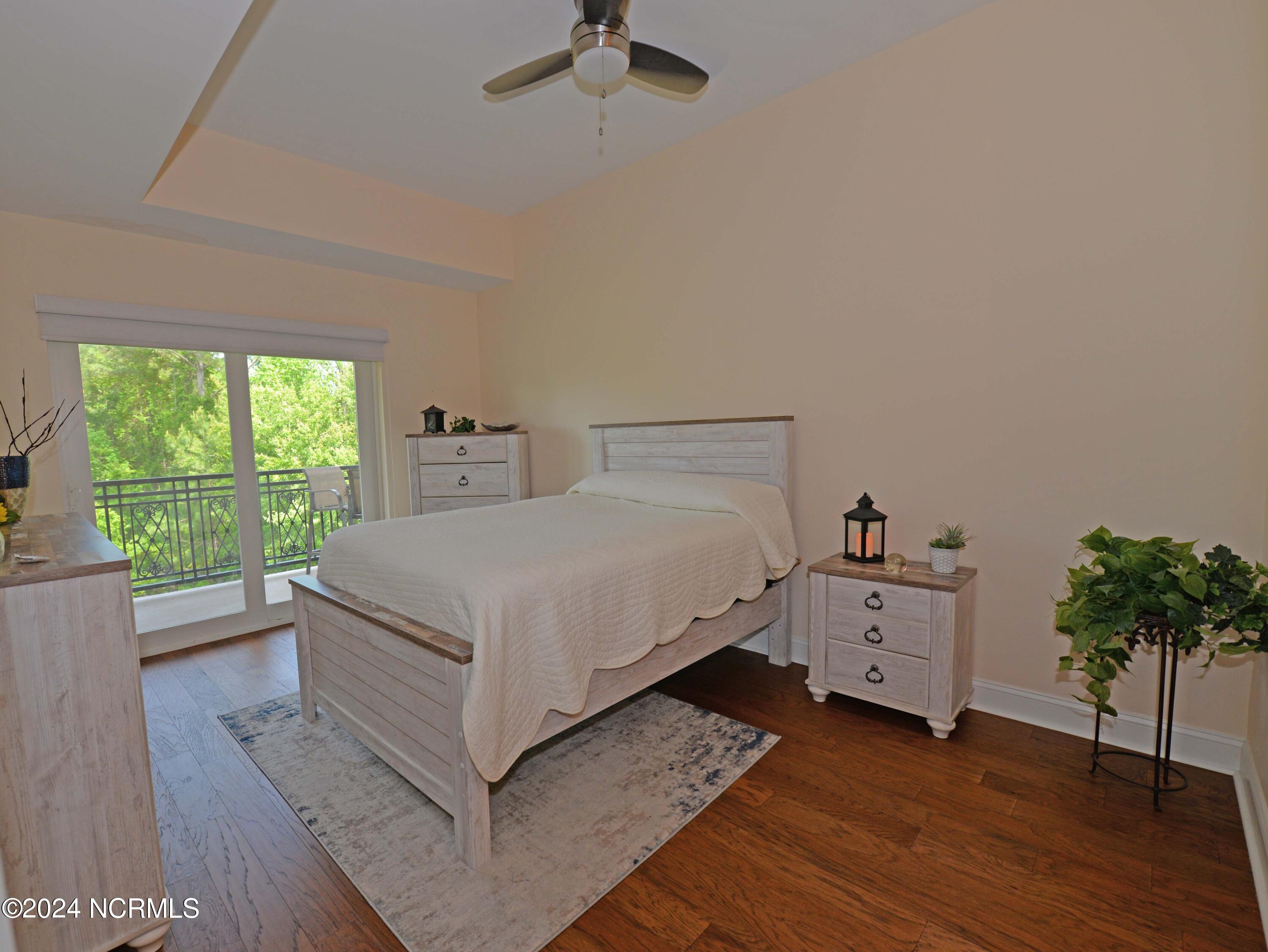 100443482 | Photo 13