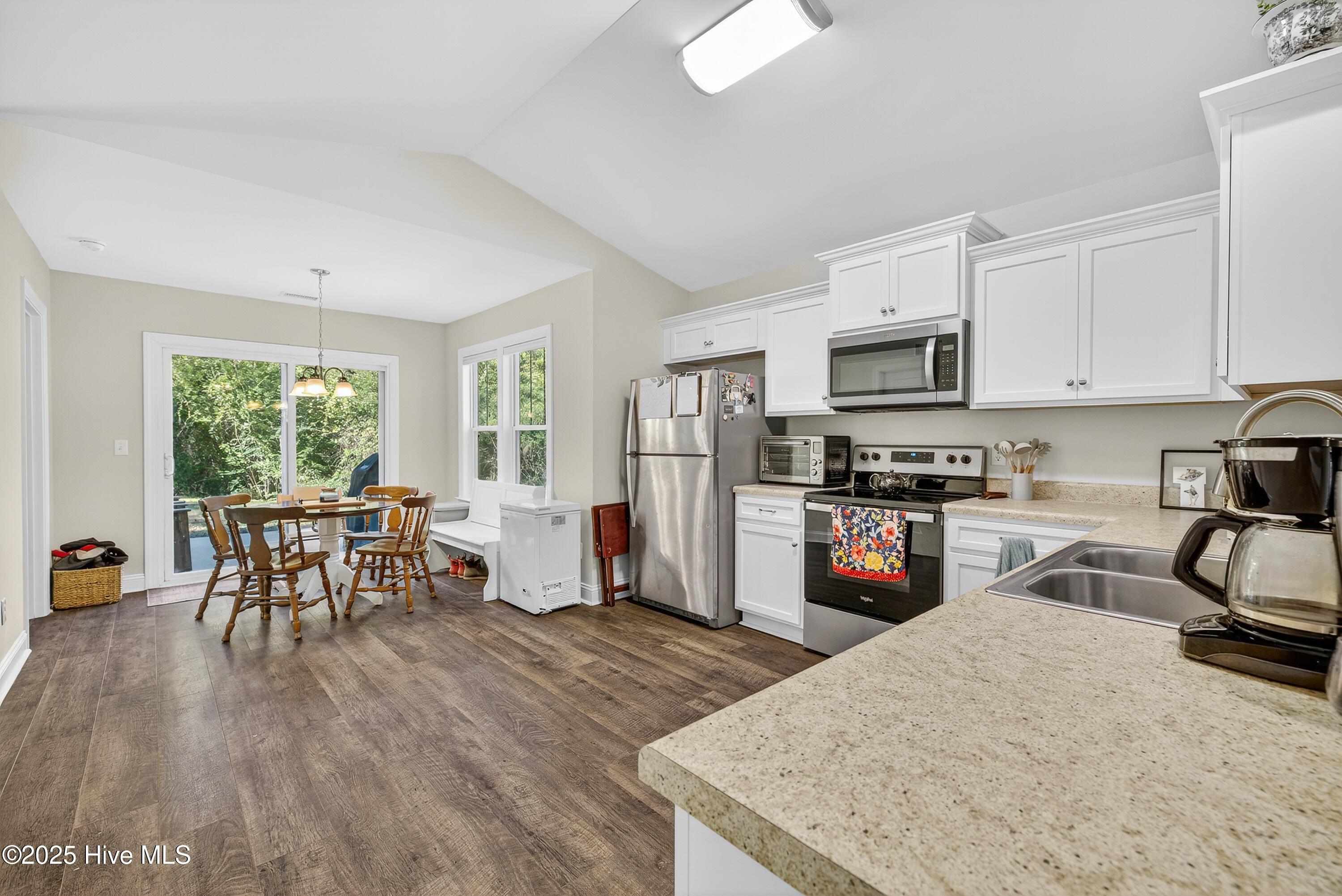 100536711 | Photo 14