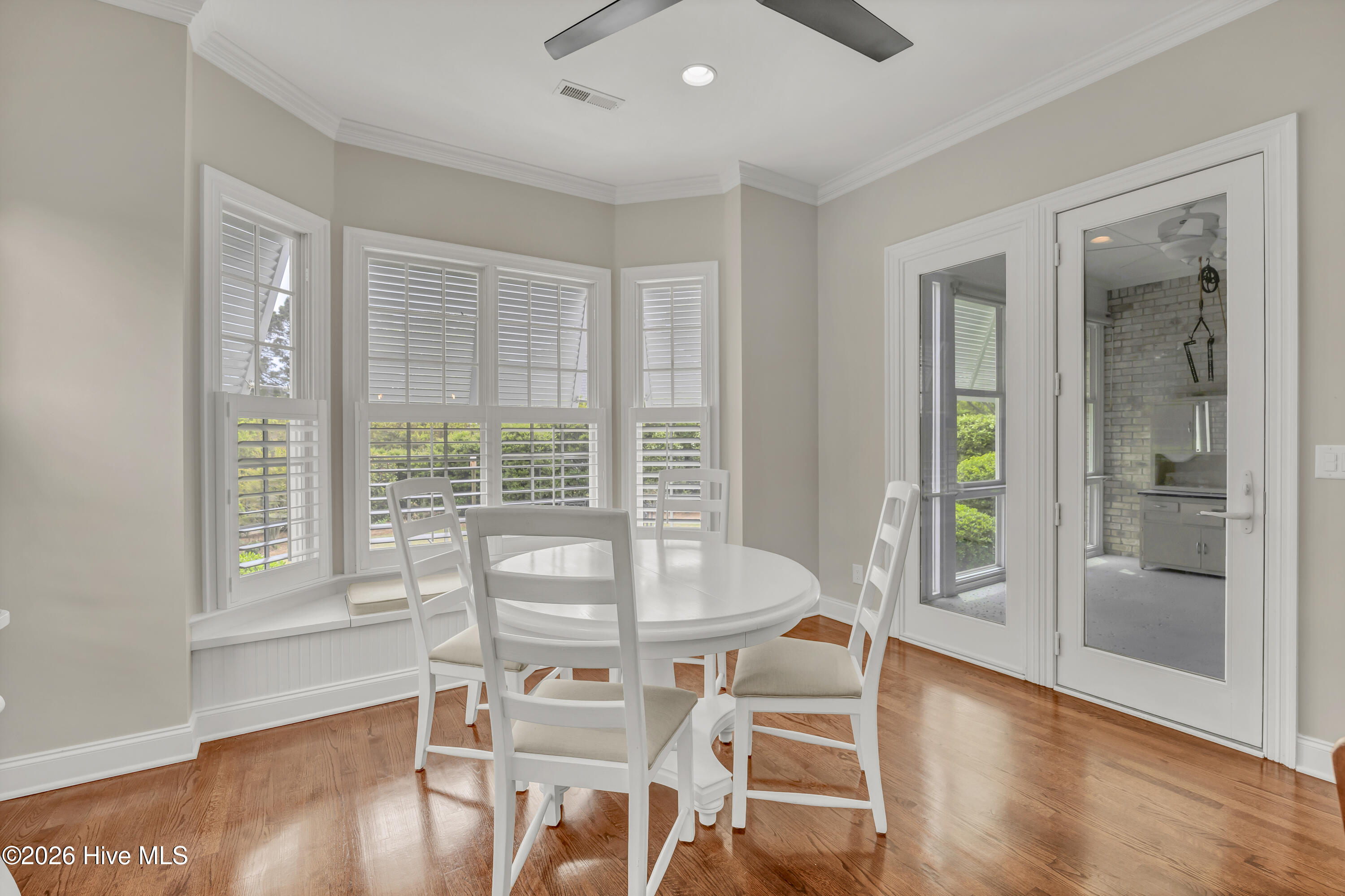 100565766 | Photo 17