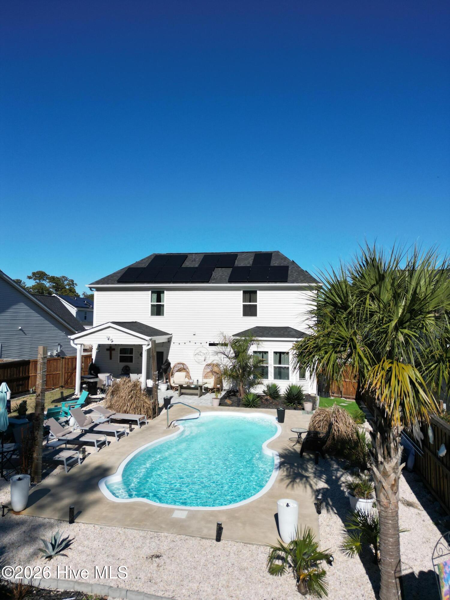 100549443 | Photo 42