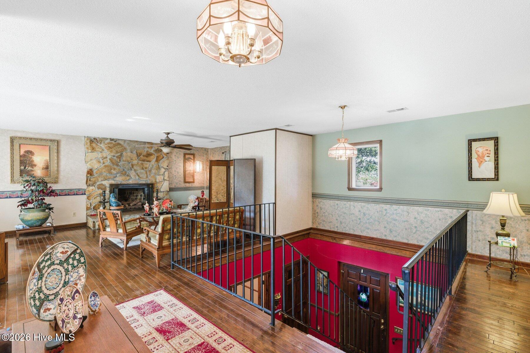 100564189 | Photo 20