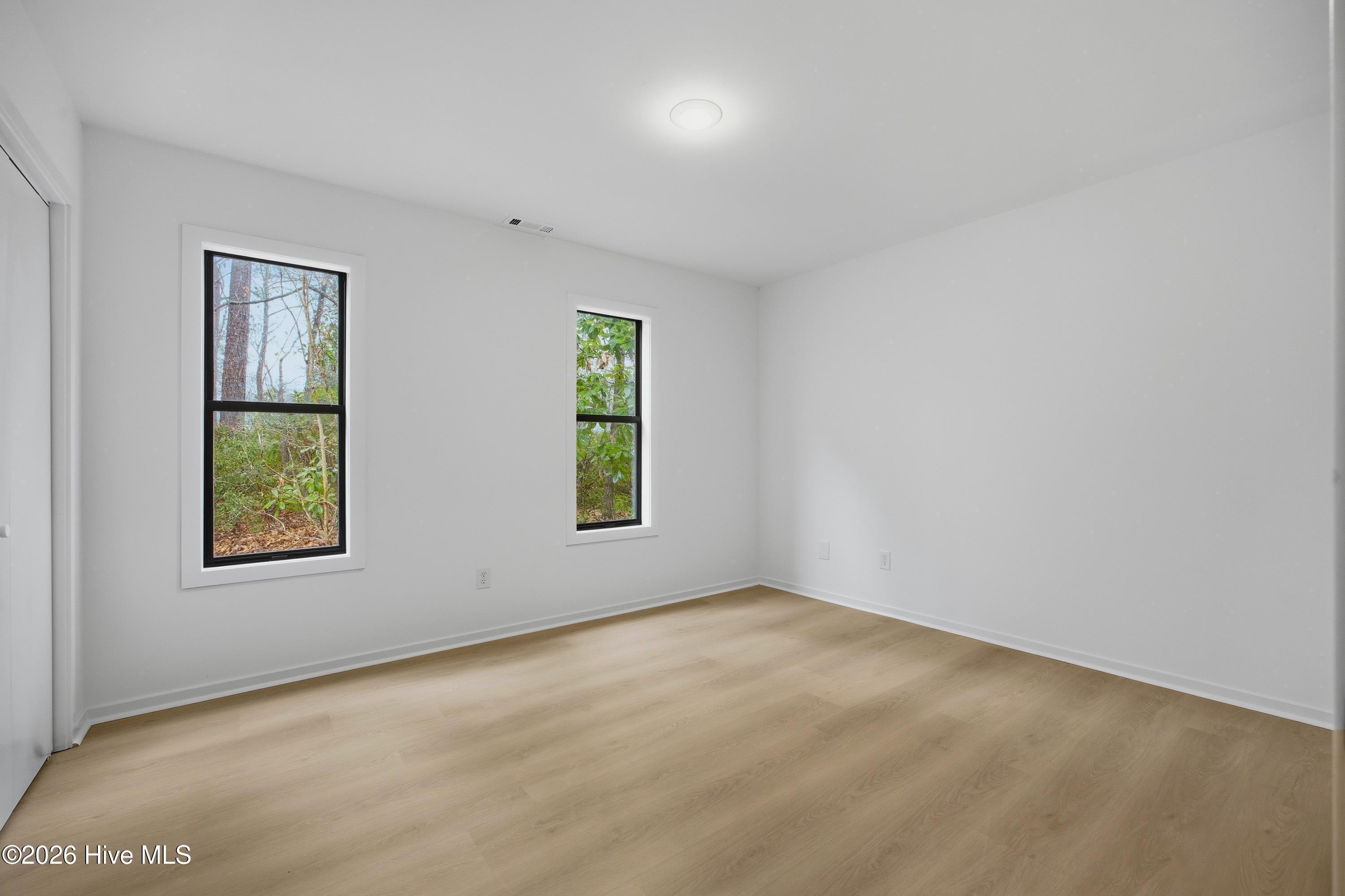 100554206 | Photo 12