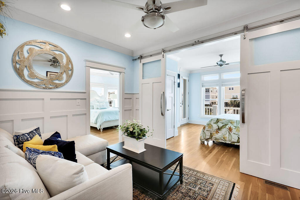 100564206 | Photo 11