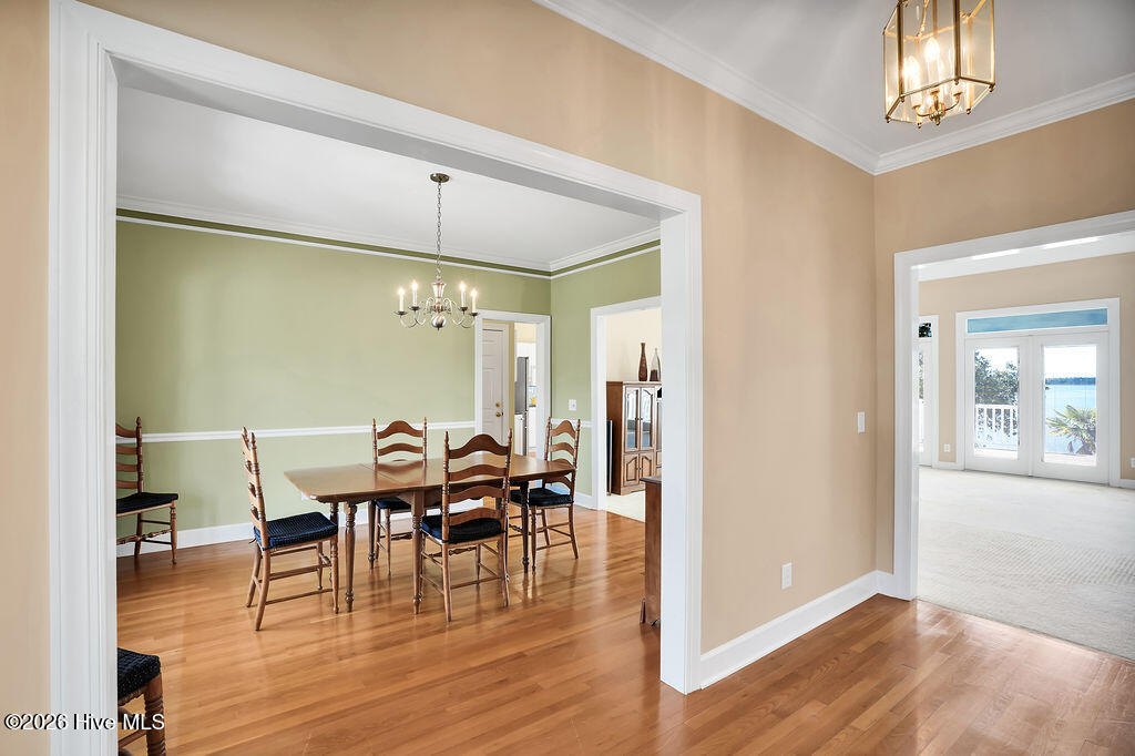 100563710 | Photo 16